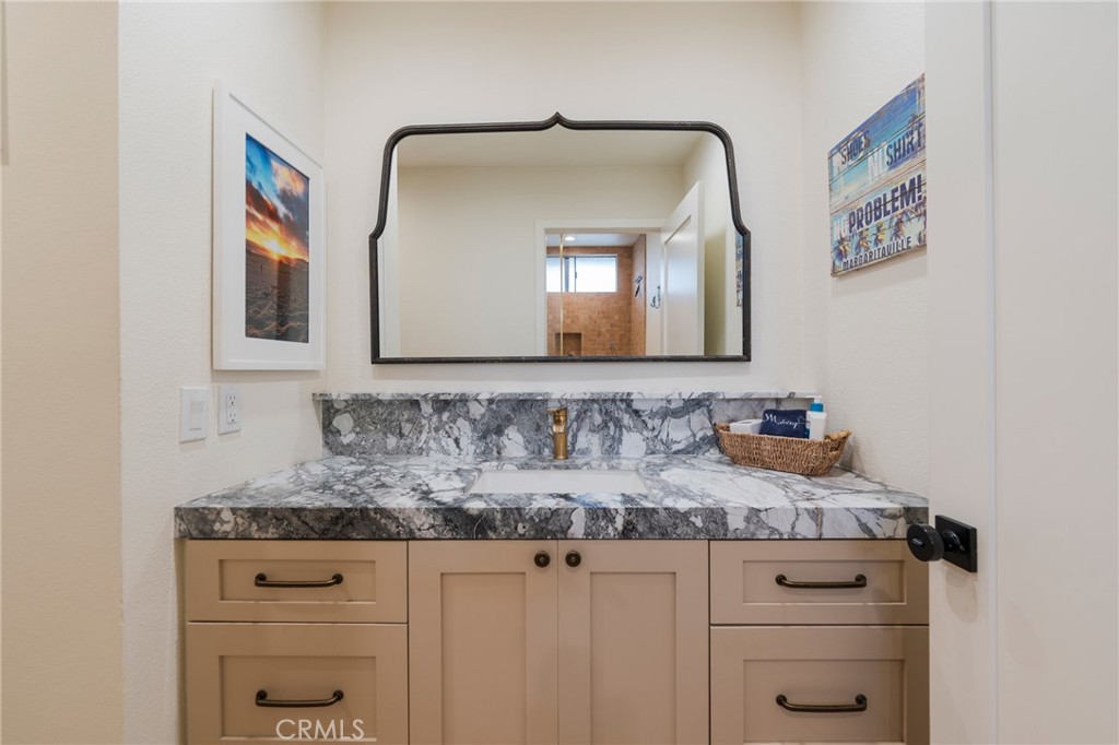 Huntington Beach, California, 92648, United States, 1 Bedroom Bedrooms, ,1 BathroomBathrooms,Residential,For Sale,1969398