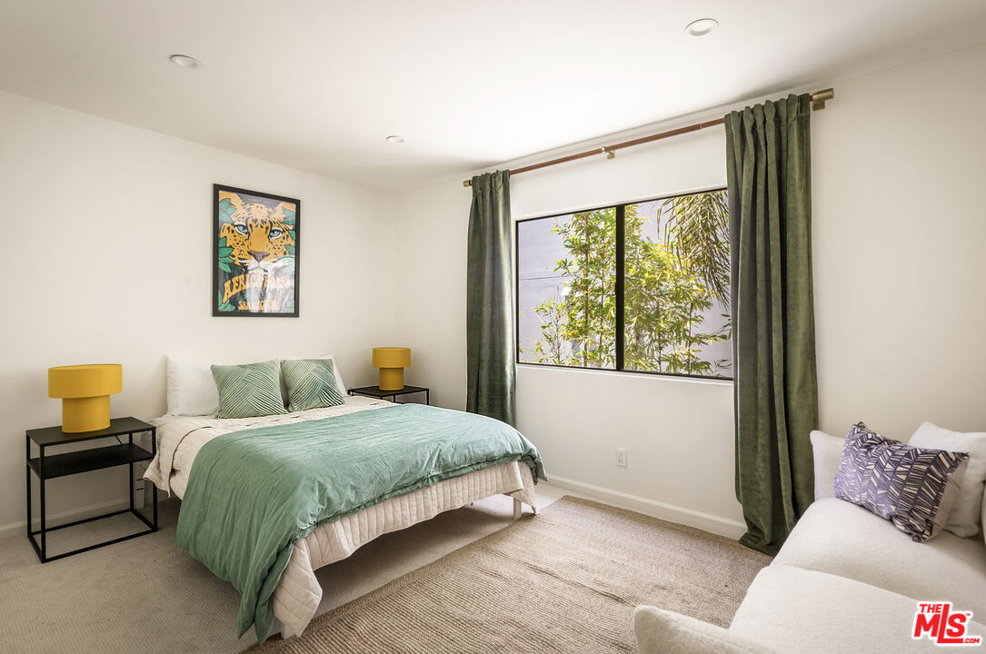 Los Angeles, California, 90025, United States, 3 Bedrooms Bedrooms, ,3 BathroomsBathrooms,Residential,For Sale,1987616