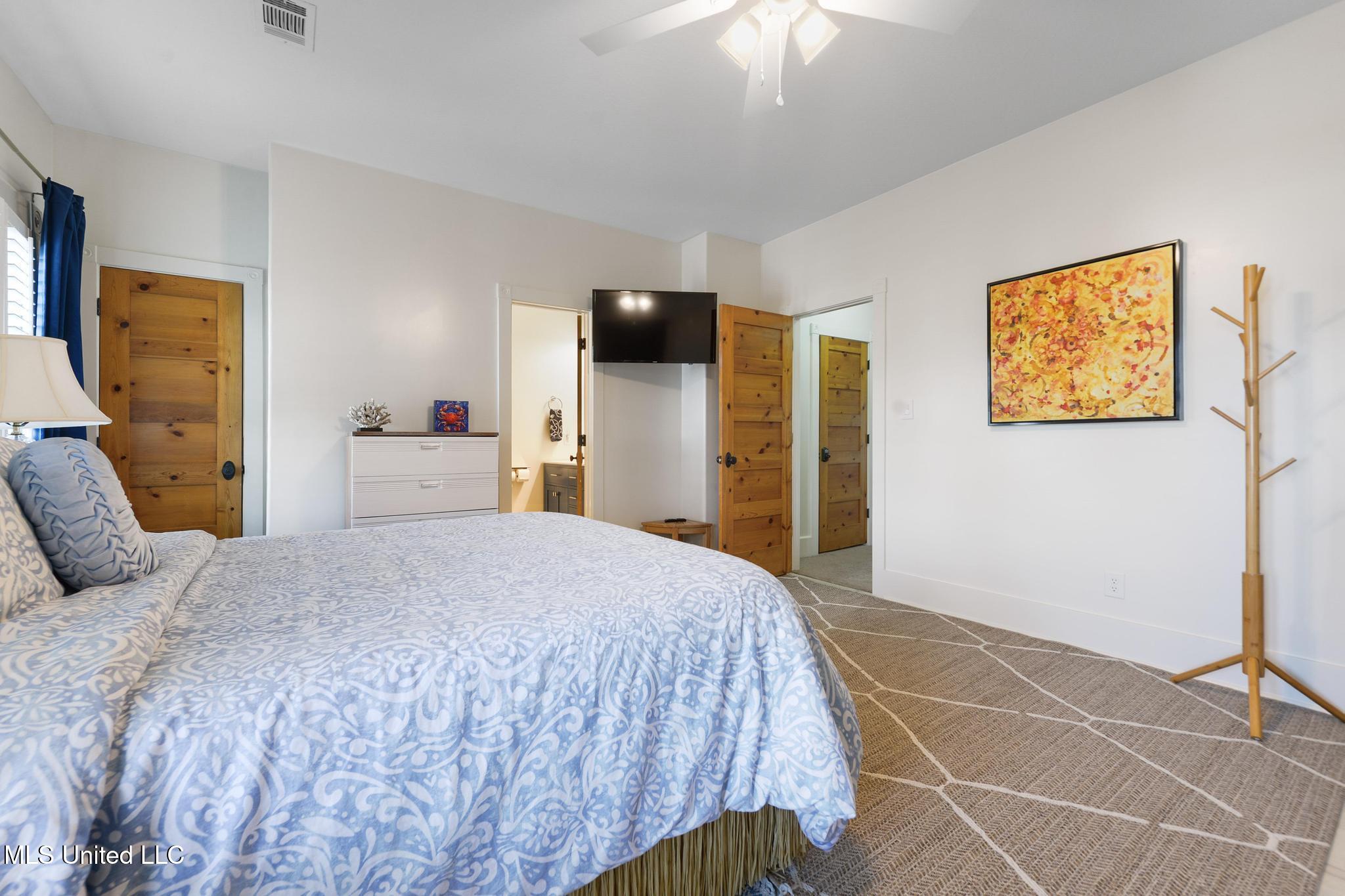 Pass Christian, Mississippi, 39571, United States, 5 Bedrooms Bedrooms, ,7 BathroomsBathrooms,Residential,For Sale,1989157