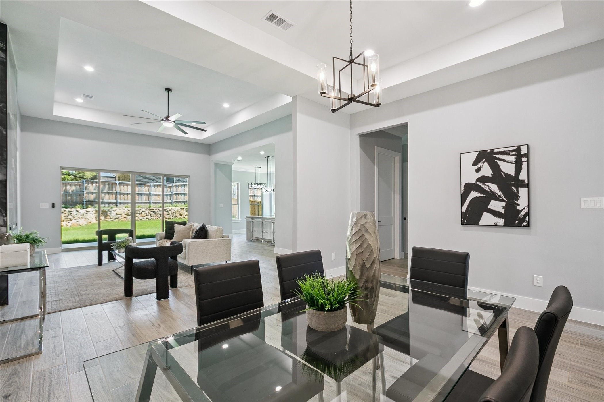 Arlington, Texas, 76012, United States, 4 Bedrooms Bedrooms, ,3 BathroomsBathrooms,Residential,For Sale,1974791