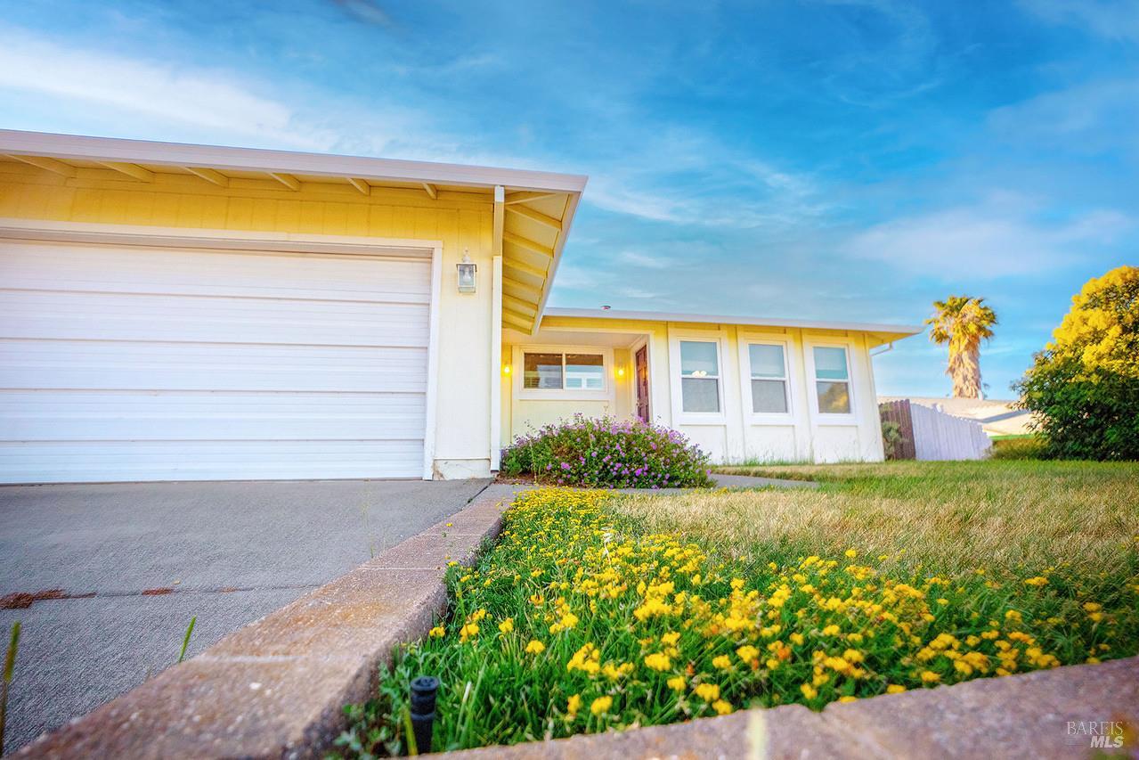 Vacaville, California, 95687, United States, 3 Bedrooms Bedrooms, ,2 BathroomsBathrooms,Residential,For Sale,1882664