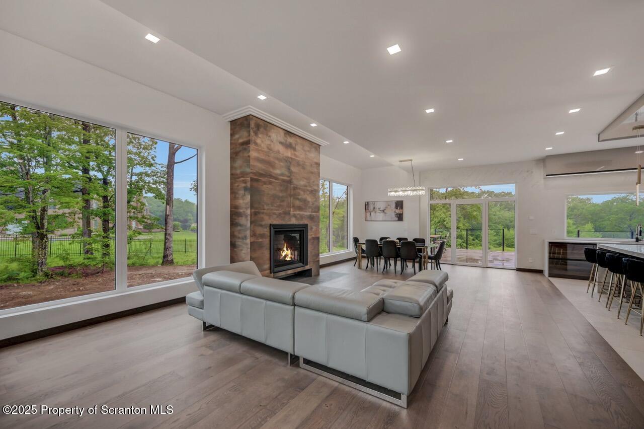 Bear Creek, Pennsylvania, 18602, United States, 4 Bedrooms Bedrooms, ,3 BathroomsBathrooms,Residential,For Sale,2002172