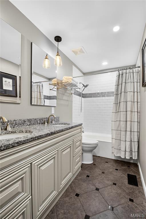 St Charles, Missouri, 63301, United States, 4 Bedrooms Bedrooms, ,4 BathroomsBathrooms,Residential,For Sale,1902113