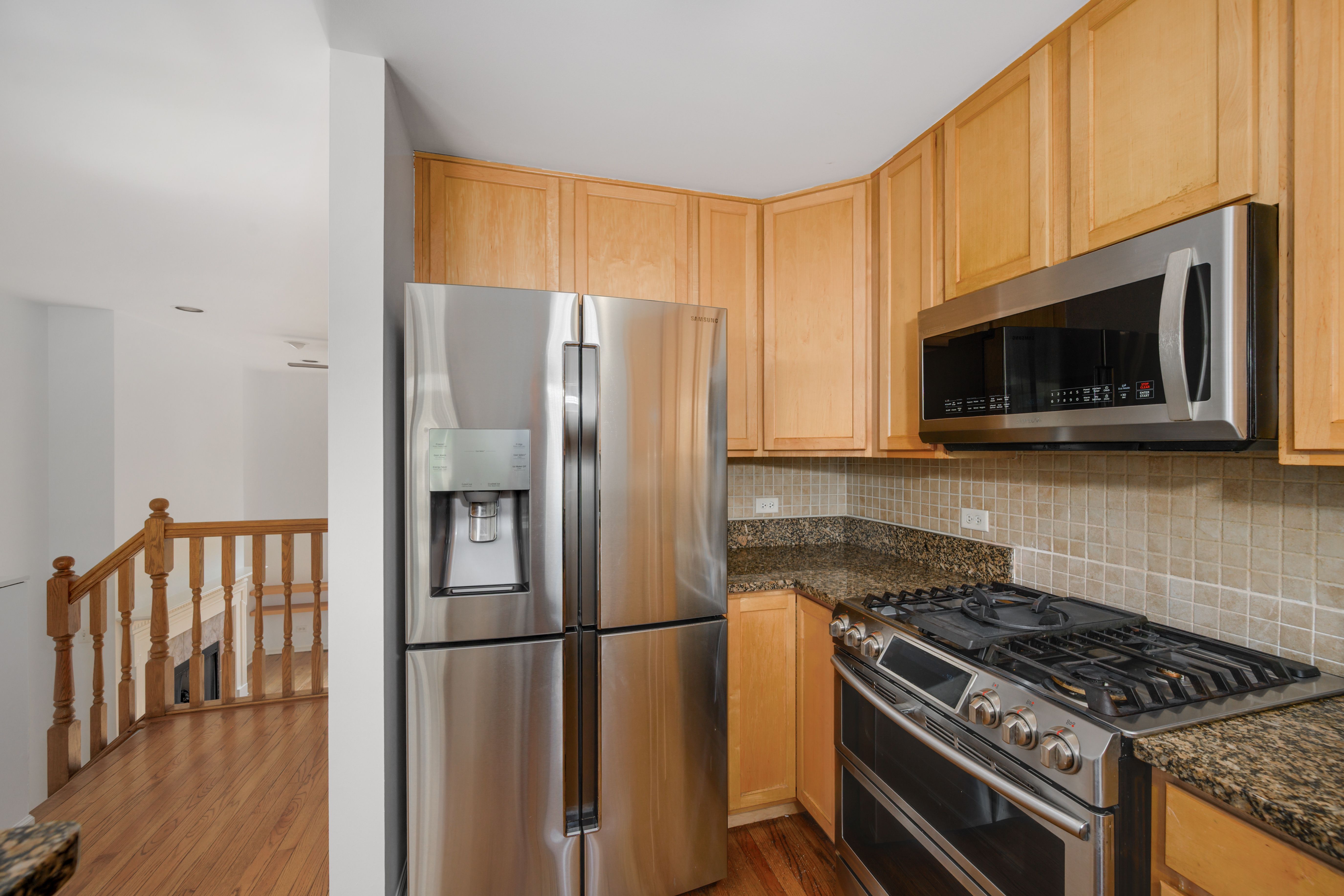  A Well-cared-for 2-3 Bedroom, 2 Full Bath Townhome in the Heart of Avondale - 物件實景