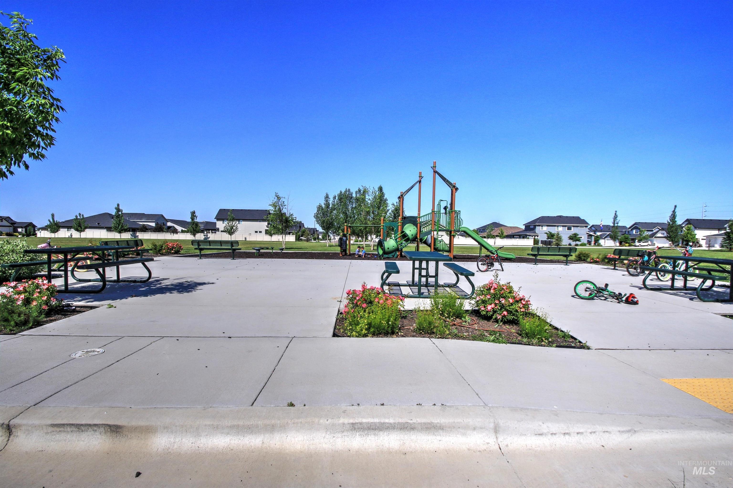 Meridian, Idaho, 83646, United States, 3 Bedrooms Bedrooms, ,2 BathroomsBathrooms,Residential,For Sale,1960582