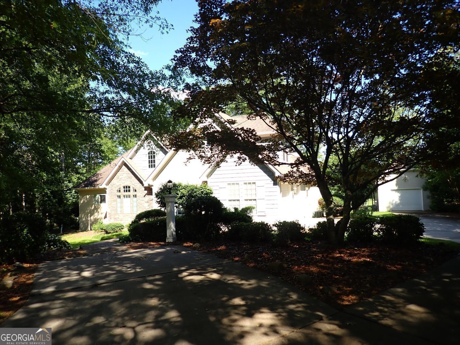 Barnesville, Georgia, 30204, United States, 2 Bedrooms Bedrooms, ,3 BathroomsBathrooms,Residential,For Sale,1910372