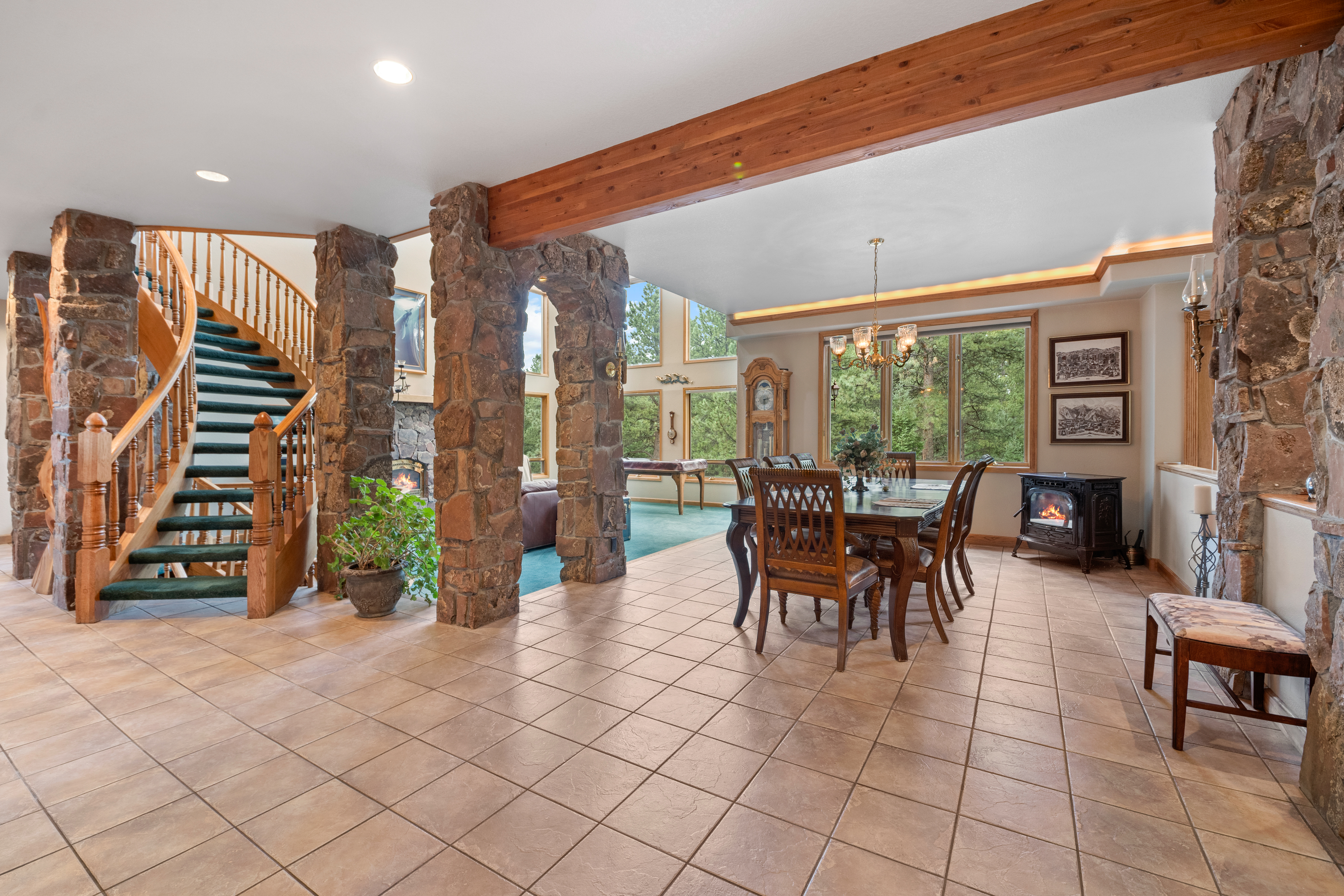  Perfect Blend of Space and Colorado Living That Backs to Pike National Forest - 物件實景