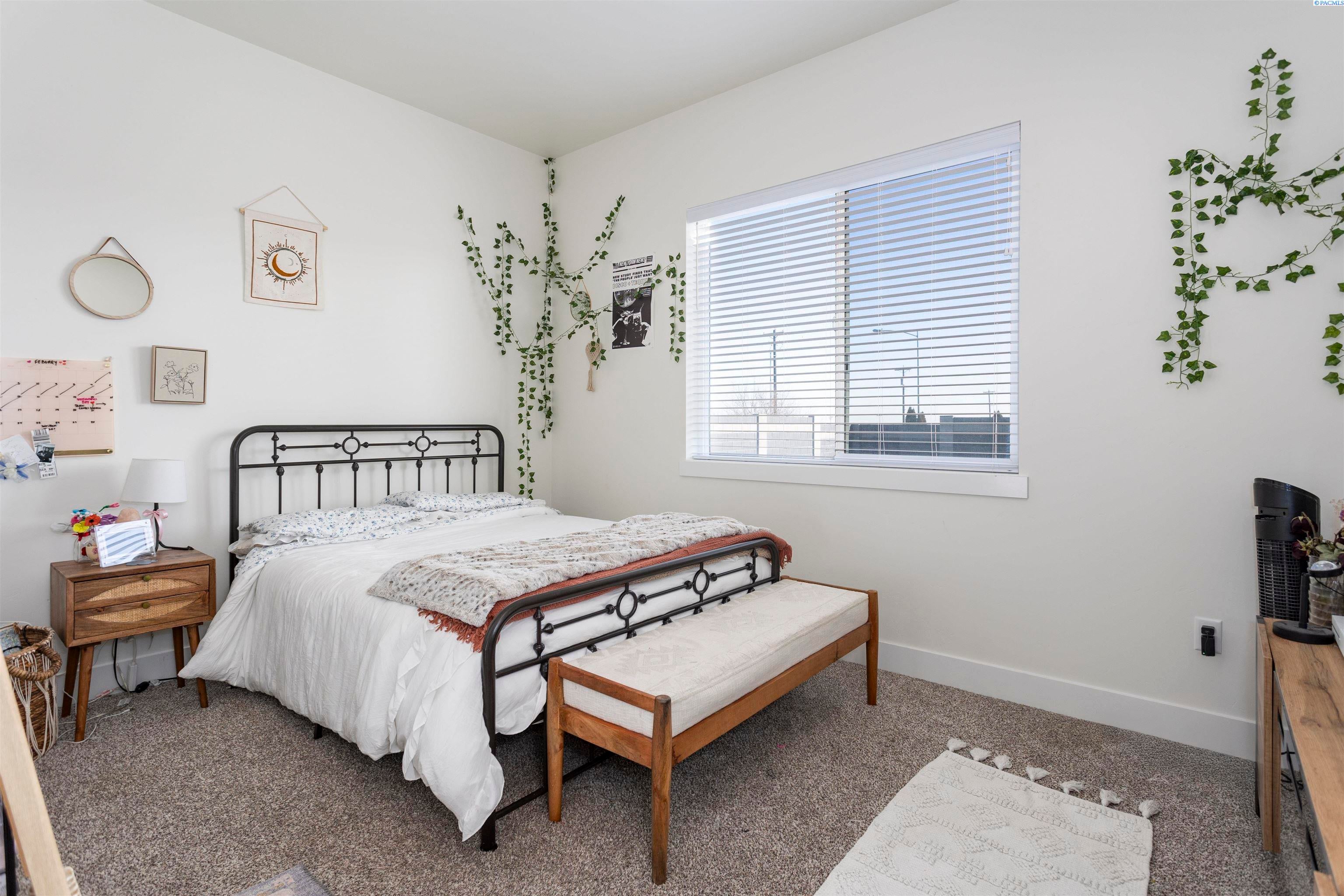 Kennewick, Washington, 99338, United States, 4 Bedrooms Bedrooms, ,3 BathroomsBathrooms,Residential,For Sale,2010743