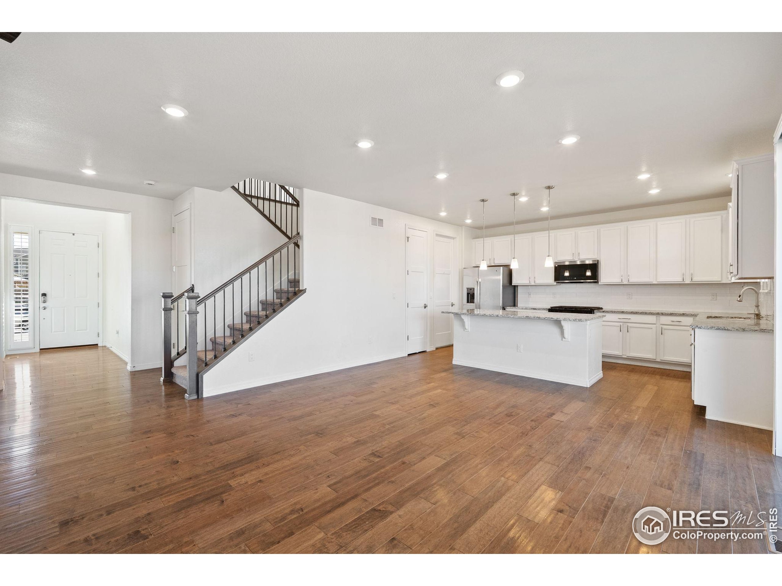 Thornton, Colorado, 80602, United States, 4 Bedrooms Bedrooms, ,4 BathroomsBathrooms,Residential,For Sale,1988981