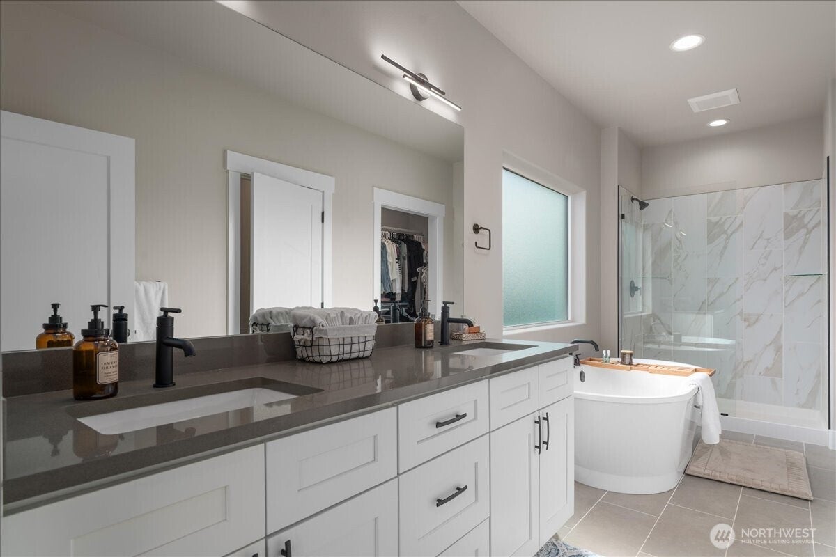 East Wenatchee, Washington, 98802, United States, 2 Bedrooms Bedrooms, ,2 BathroomsBathrooms,Residential,For Sale,1942009