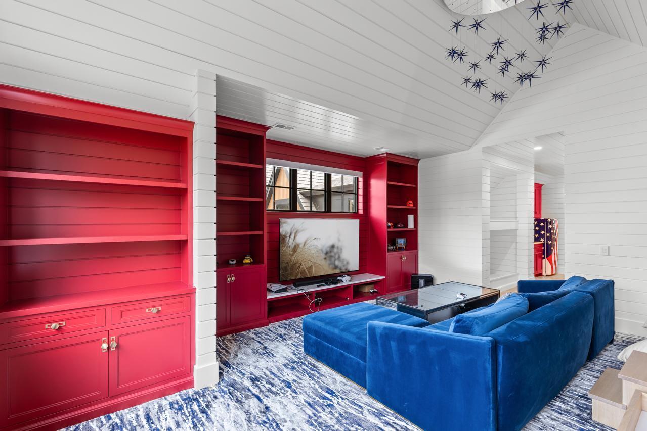 Orono, Minnesota, 55391, United States, 6 Bedrooms Bedrooms, ,3 BathroomsBathrooms,Residential,For Sale,2000639