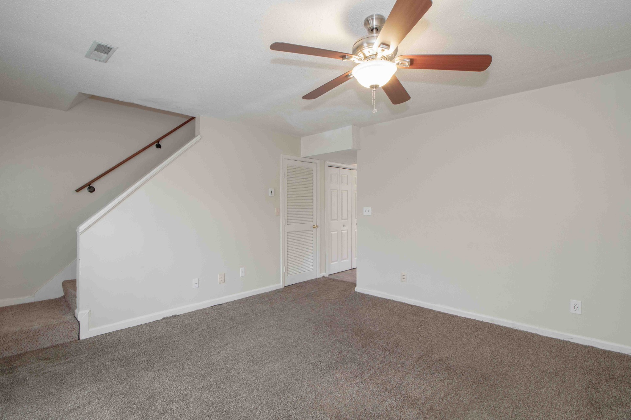 Clarksville, Tennessee, 37042, United States, ,Residential,For Sale,1943496