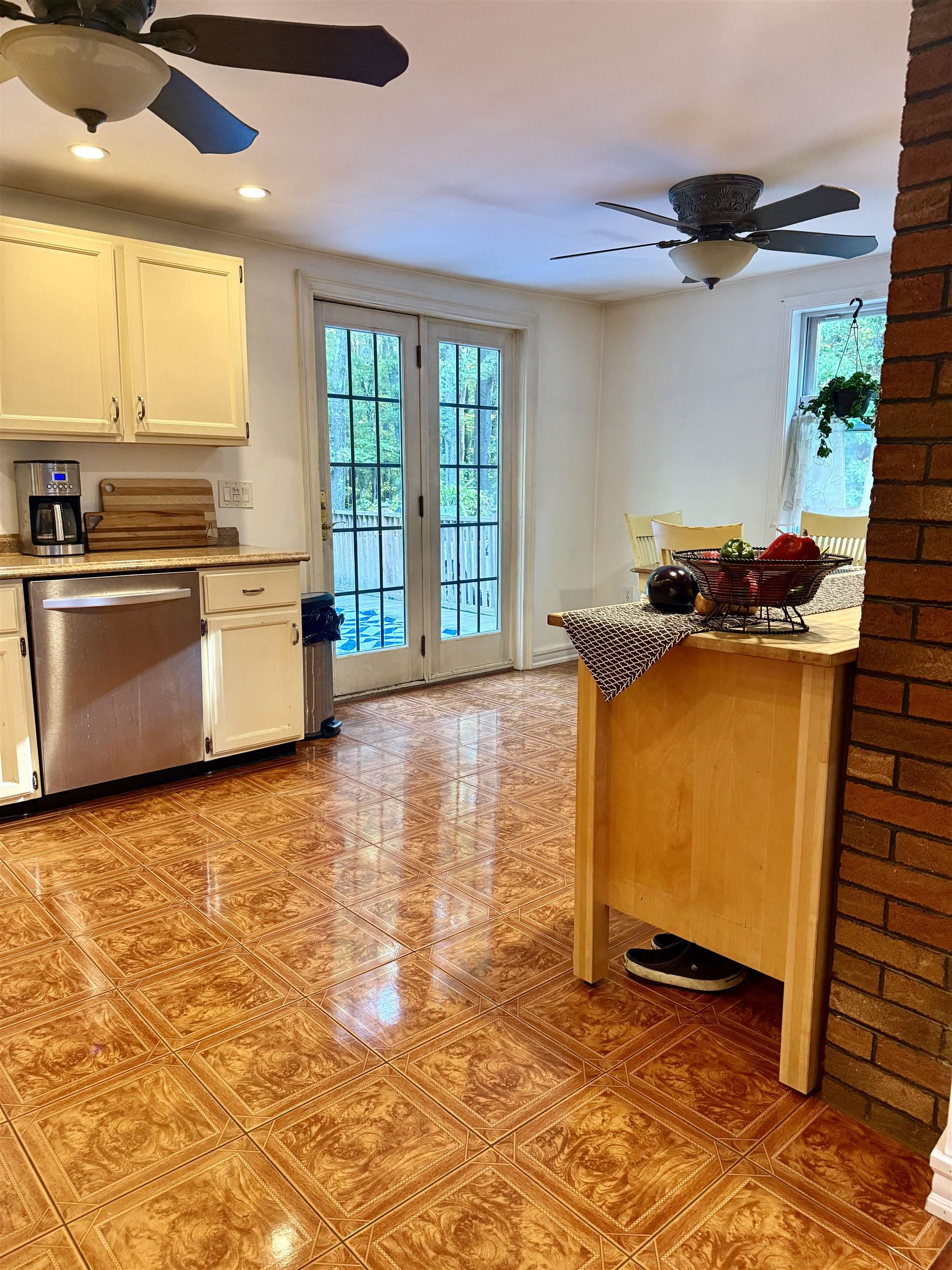 Newton, New Hampshire, 03858, United States, 3 Bedrooms Bedrooms, ,2 BathroomsBathrooms,Residential,For Sale,1981448