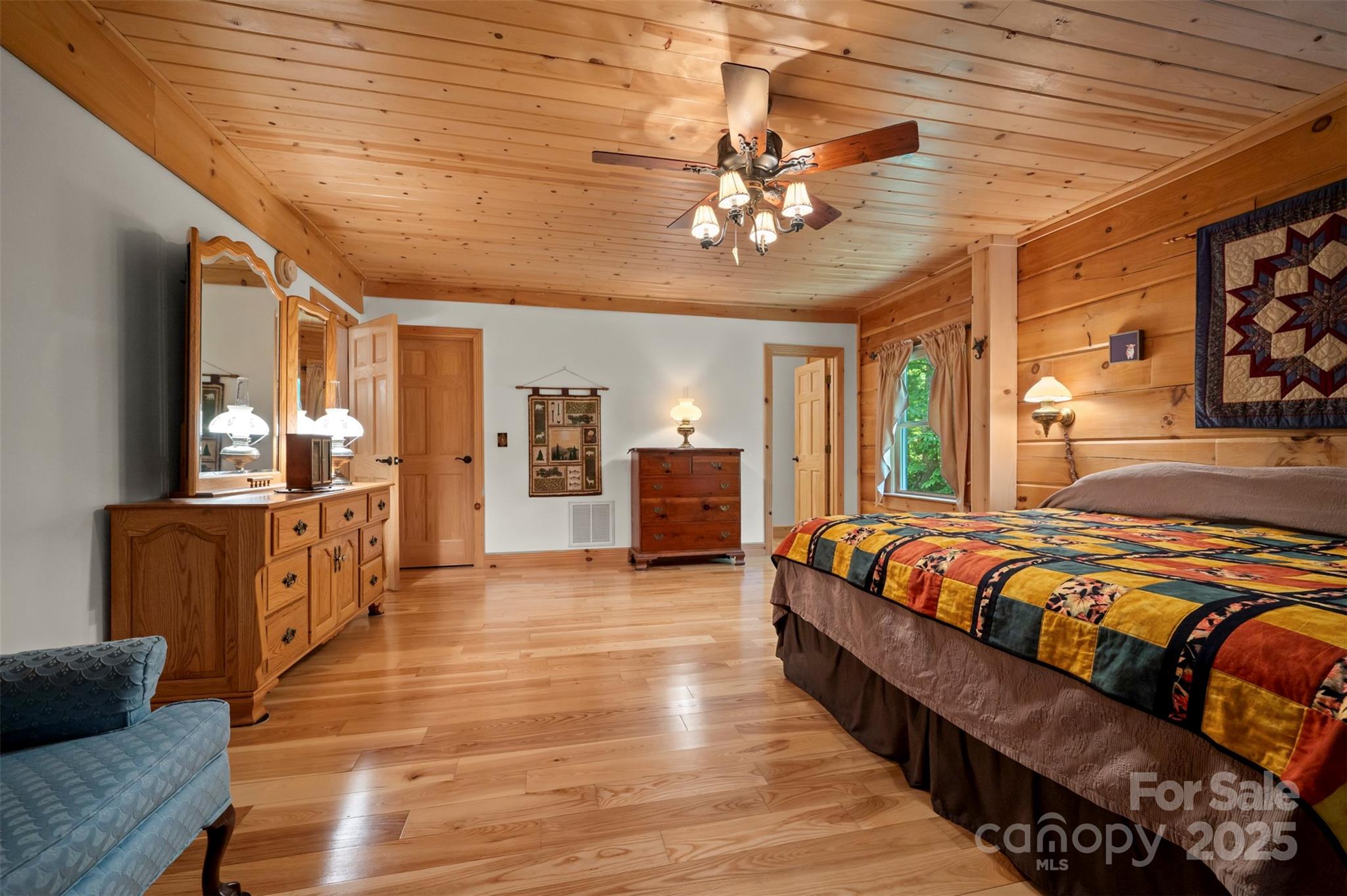 Saluda, North Carolina, 28773, United States, 3 Bedrooms Bedrooms, ,3 BathroomsBathrooms,Residential,For Sale,1978882