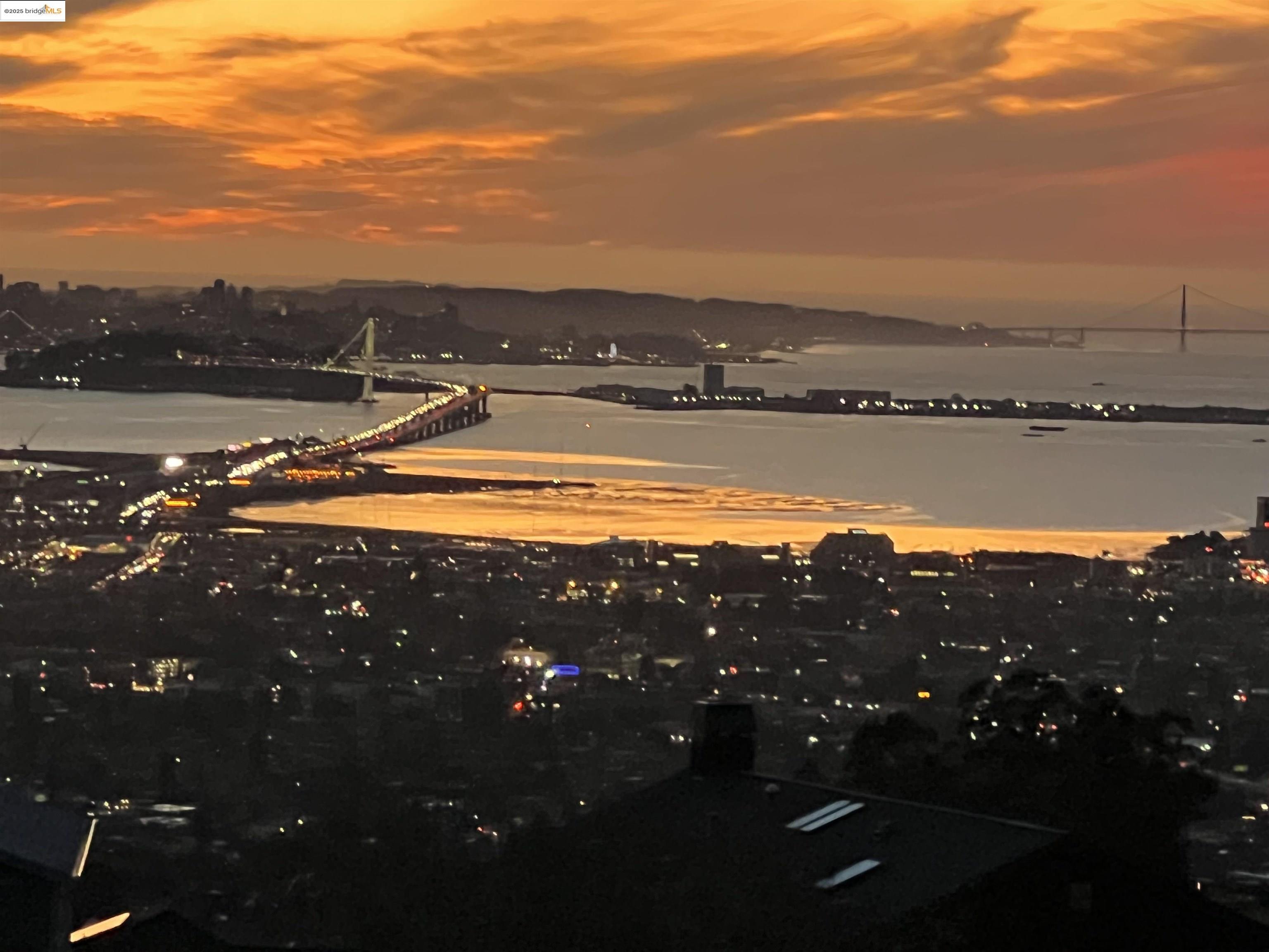 Oakland, California, 94611, United States, 2 Bedrooms Bedrooms, ,1 BathroomBathrooms,Residential,For Sale,1803995