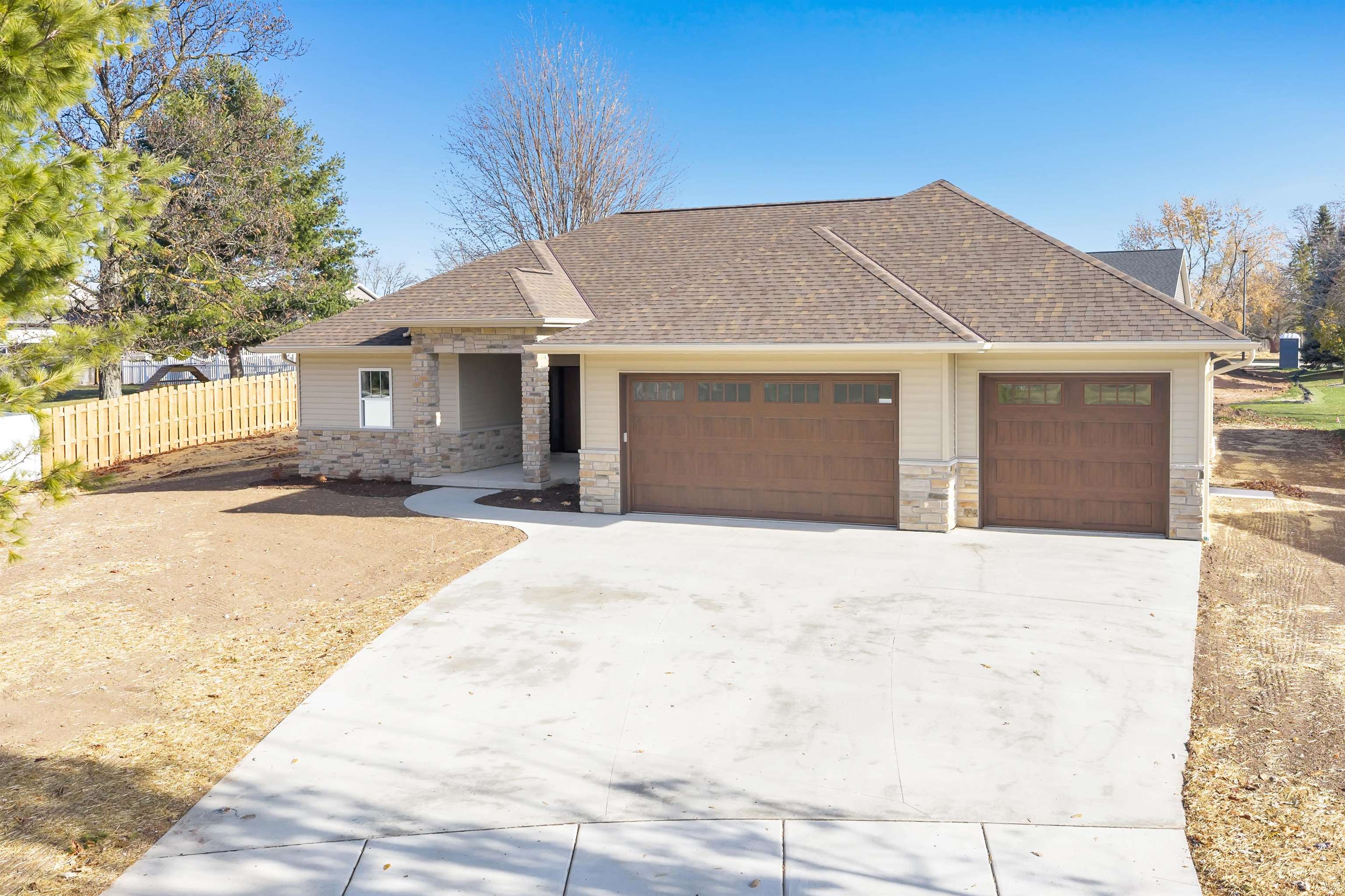 GREEN BAY, Wisconsin, 54311, United States, 3 Bedrooms Bedrooms, ,2 BathroomsBathrooms,Residential,For Sale,1998458