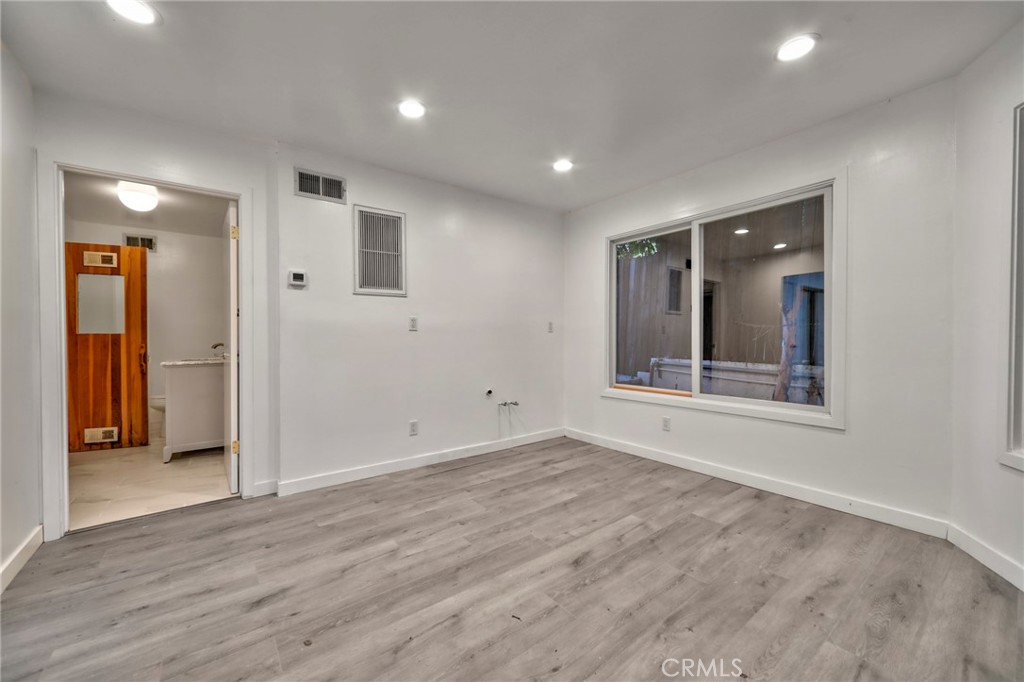 Studio City, California, 91604, United States, 4 Bedrooms Bedrooms, ,3 BathroomsBathrooms,Residential,For Sale,1991680