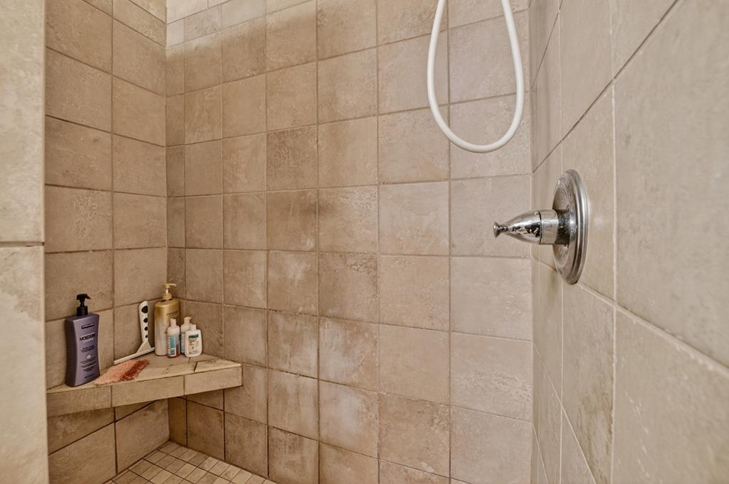 Ellijay, Georgia, 30536, United States, 4 Bedrooms Bedrooms, ,3 BathroomsBathrooms,Residential,For Sale,2003227