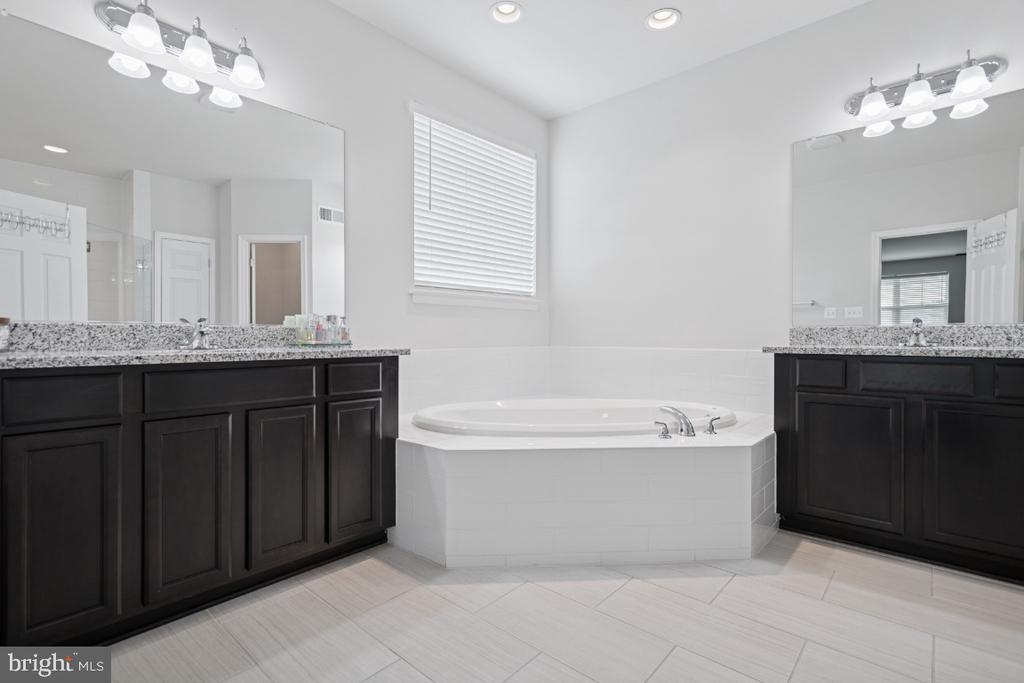 Leesburg, Virginia, 20176, United States, 7 Bedrooms Bedrooms, ,7 BathroomsBathrooms,Residential,For Sale,1941284