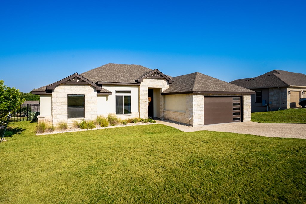 Kerrville, Texas, 78028, United States, 4 Bedrooms Bedrooms, ,3 BathroomsBathrooms,Residential,For Sale,2008788