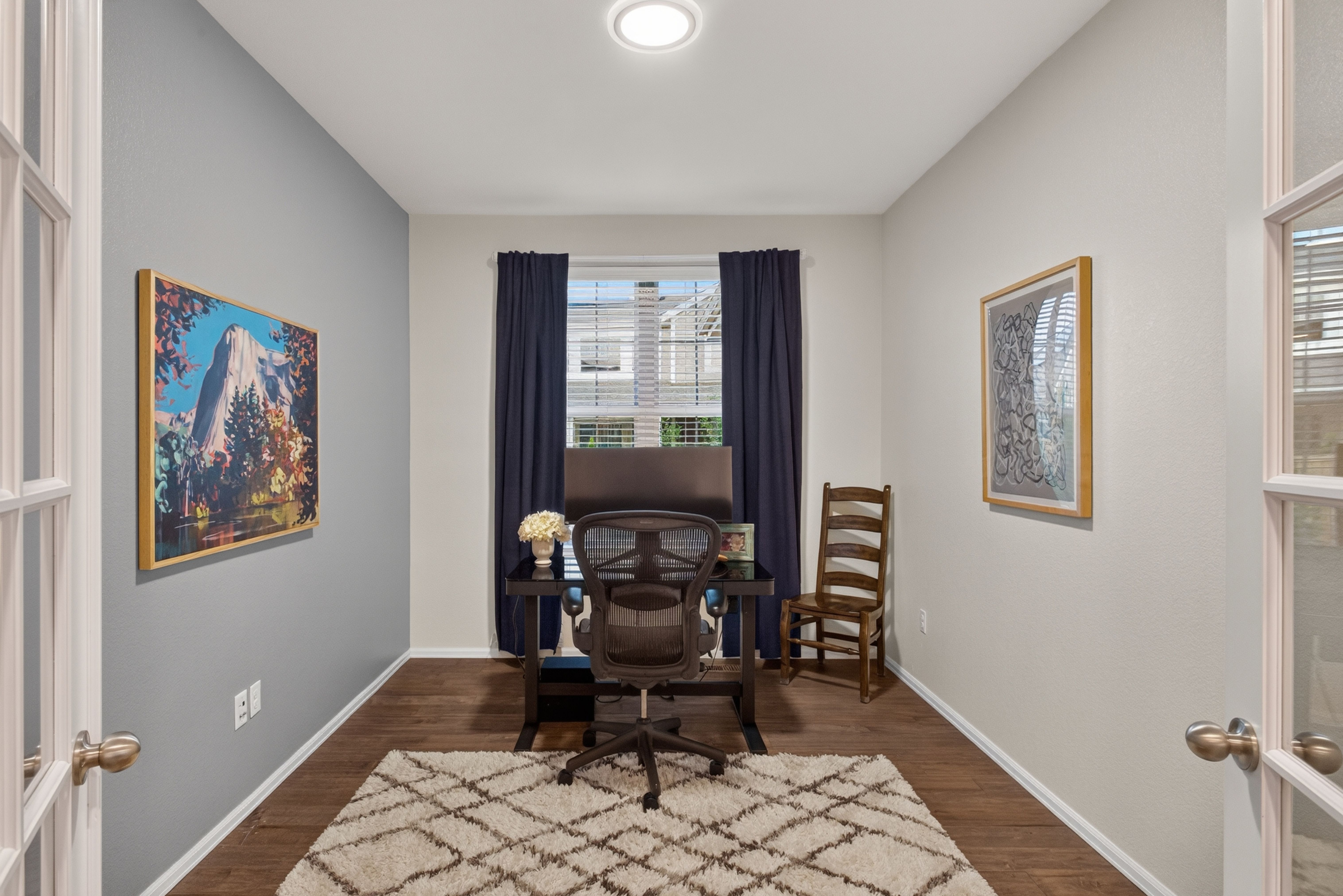  Sought-After Main Level Living - 物件實景
