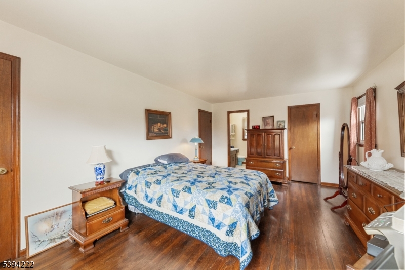 Readington Twp., New Jersey, 08889, United States, 4 Bedrooms Bedrooms, ,3 BathroomsBathrooms,Residential,For Sale,1989710