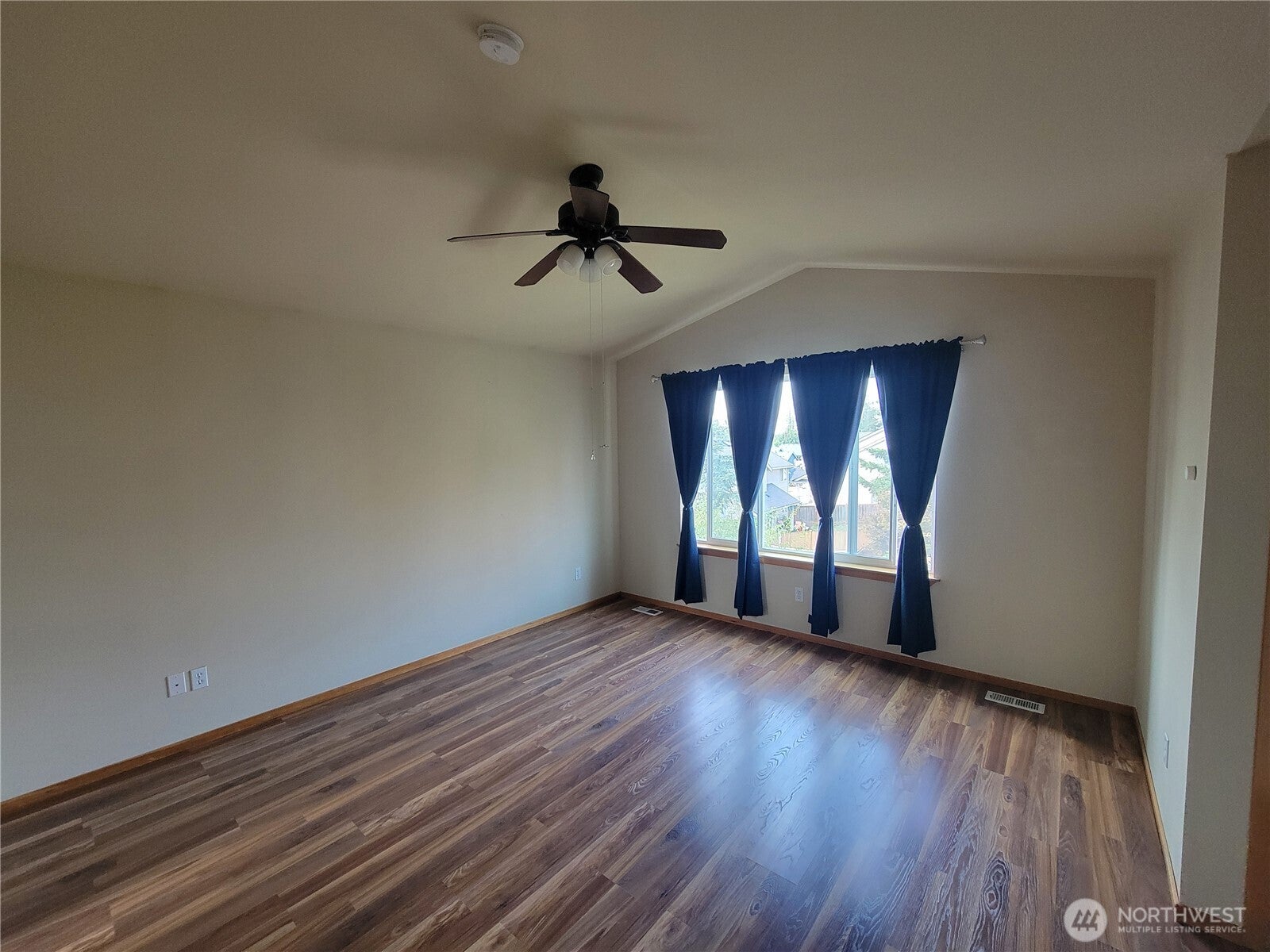 Marysville, Washington, 98270, United States, 4 Bedrooms Bedrooms, ,3 BathroomsBathrooms,Residential,For Sale,1978243