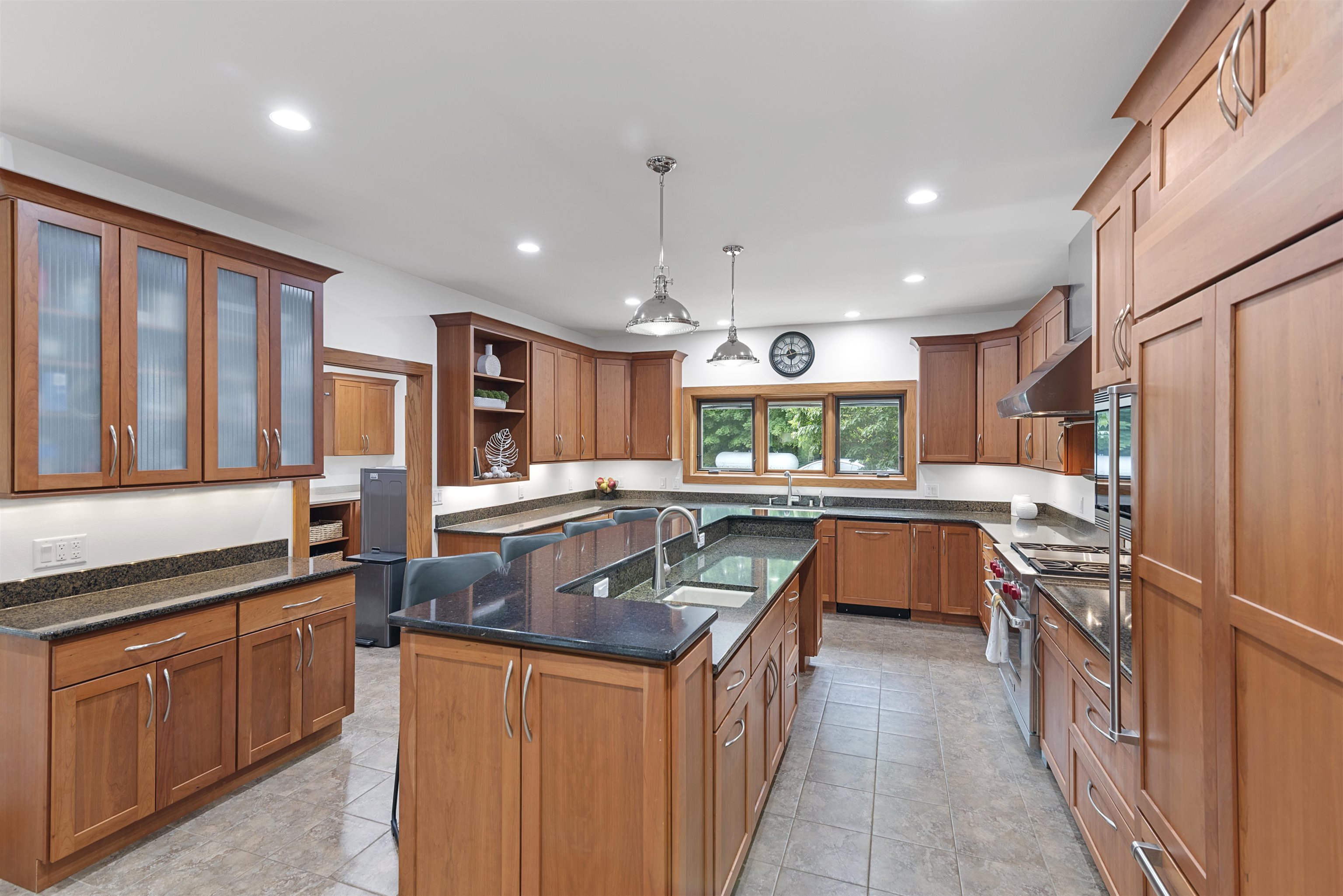 Avoca, Wisconsin, 53506, United States, 3 Bedrooms Bedrooms, ,4 BathroomsBathrooms,Residential,For Sale,1895039