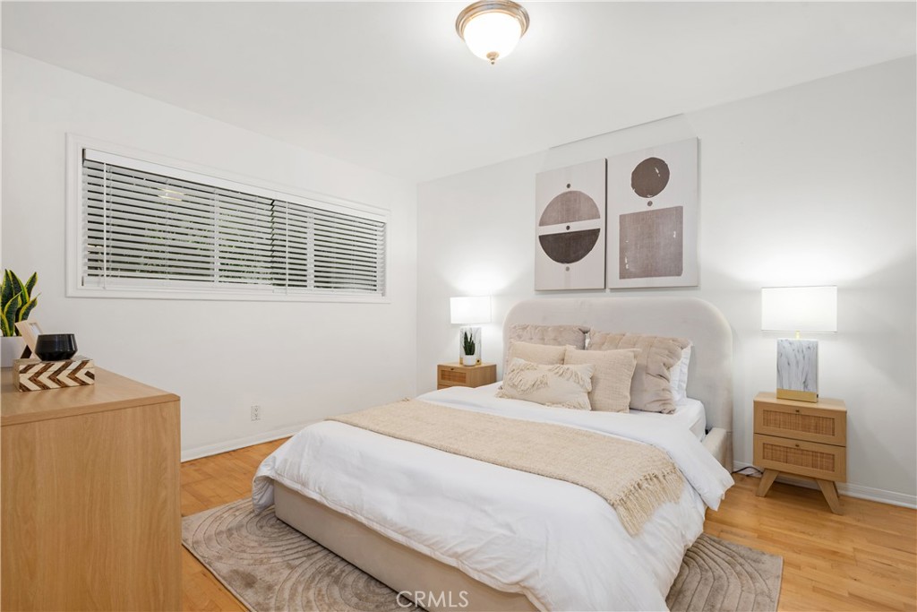 Santa Monica, California, 90403, United States, 2 Bedrooms Bedrooms, ,2 BathroomsBathrooms,Residential,For Sale,1990936