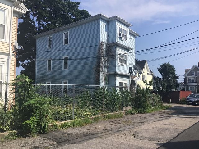 Brockton, Massachusetts, 02301, United States, 6 Bedrooms Bedrooms, ,3 BathroomsBathrooms,Residential,For Sale,1924115