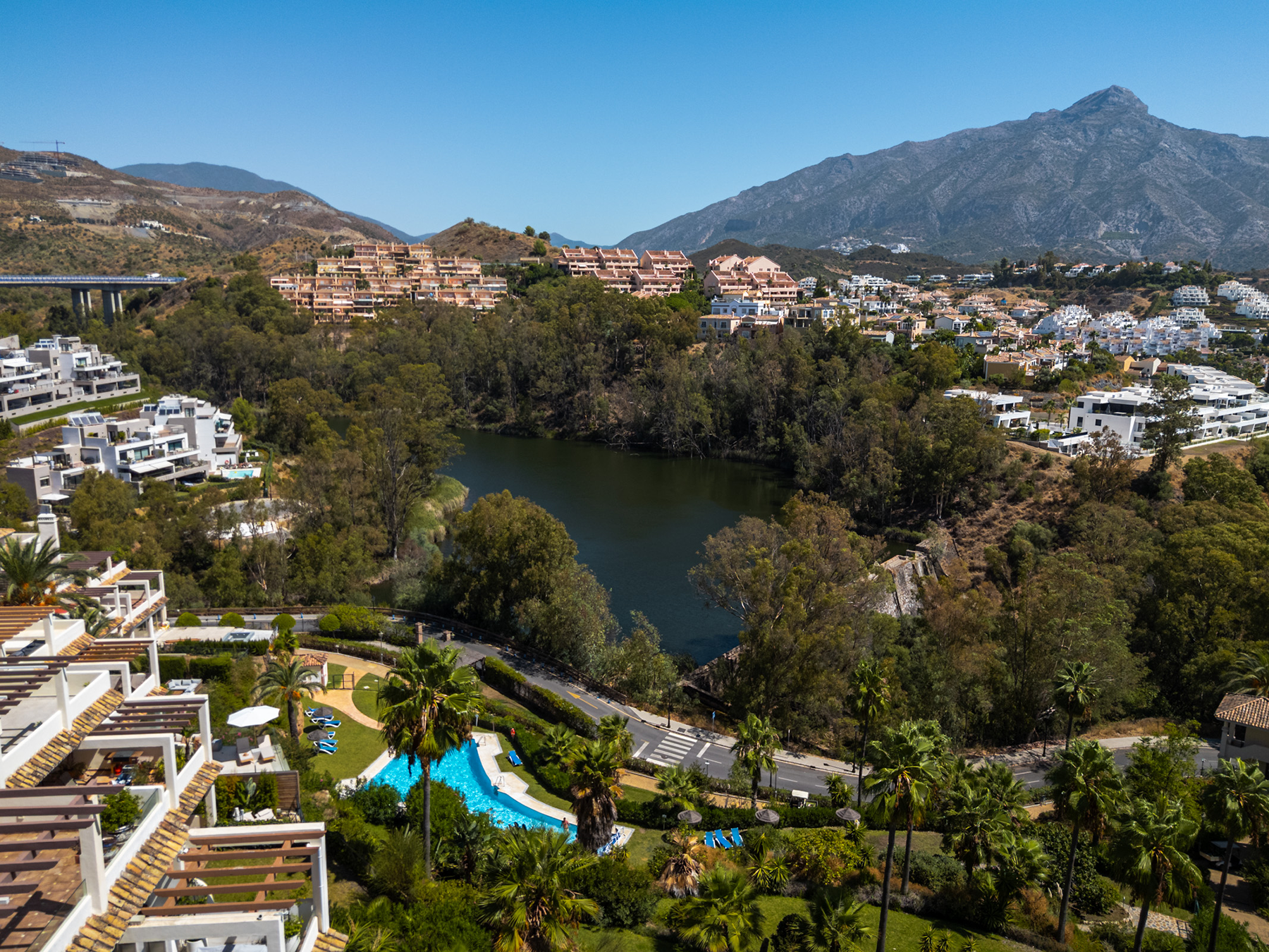  Contemporary Apartment with panoramic views in Nueva Andalucía - 物件實景