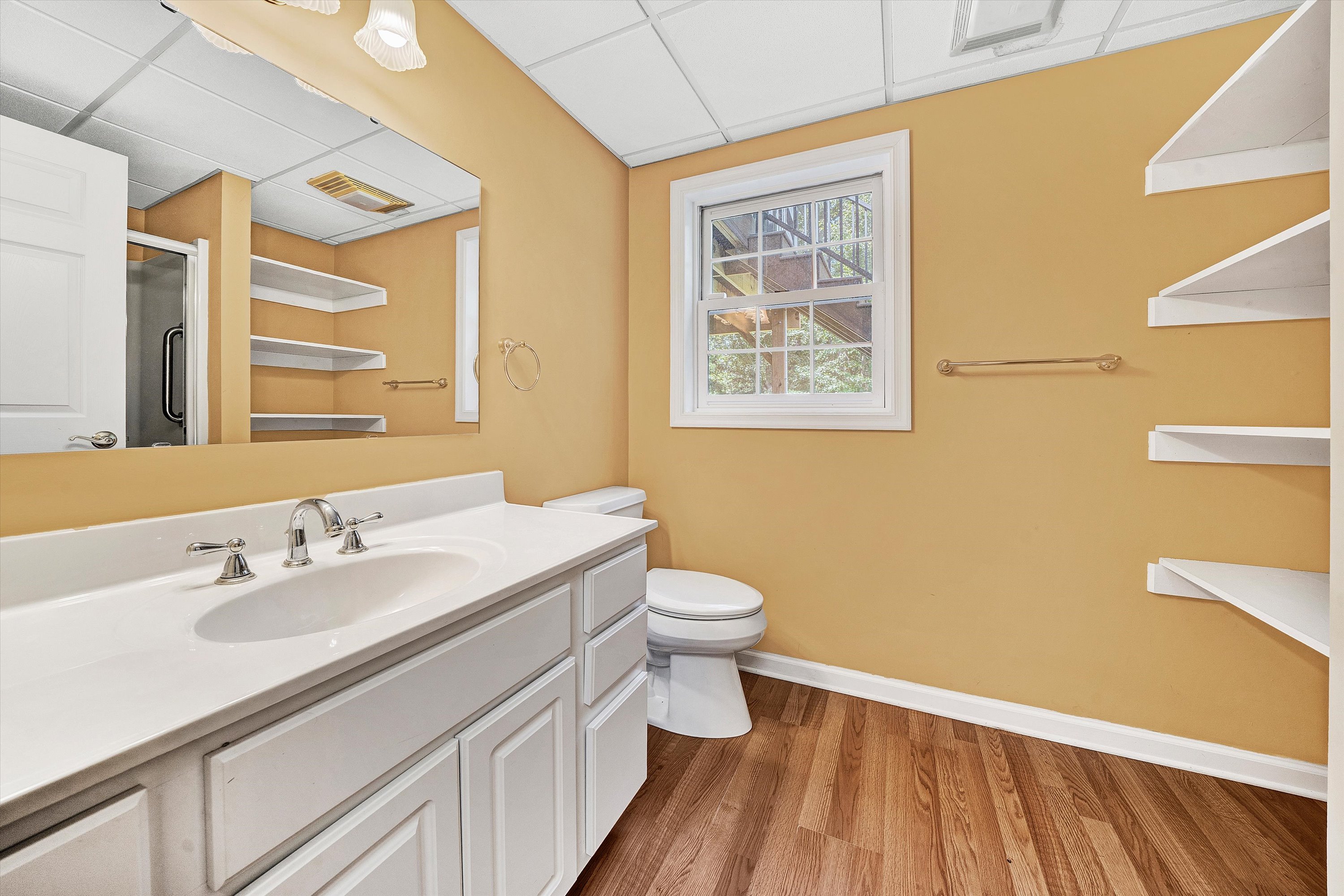 Bedford, Virginia, 24523, United States, 4 Bedrooms Bedrooms, ,4 BathroomsBathrooms,Residential,For Sale,1914324