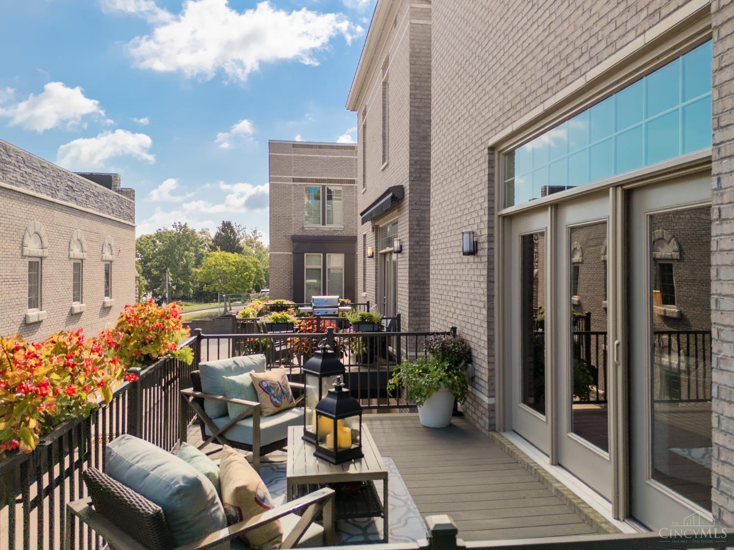 Cincinnati, Ohio, 45206, United States, 2 Bedrooms Bedrooms, ,3 BathroomsBathrooms,Residential,For Sale,1940319