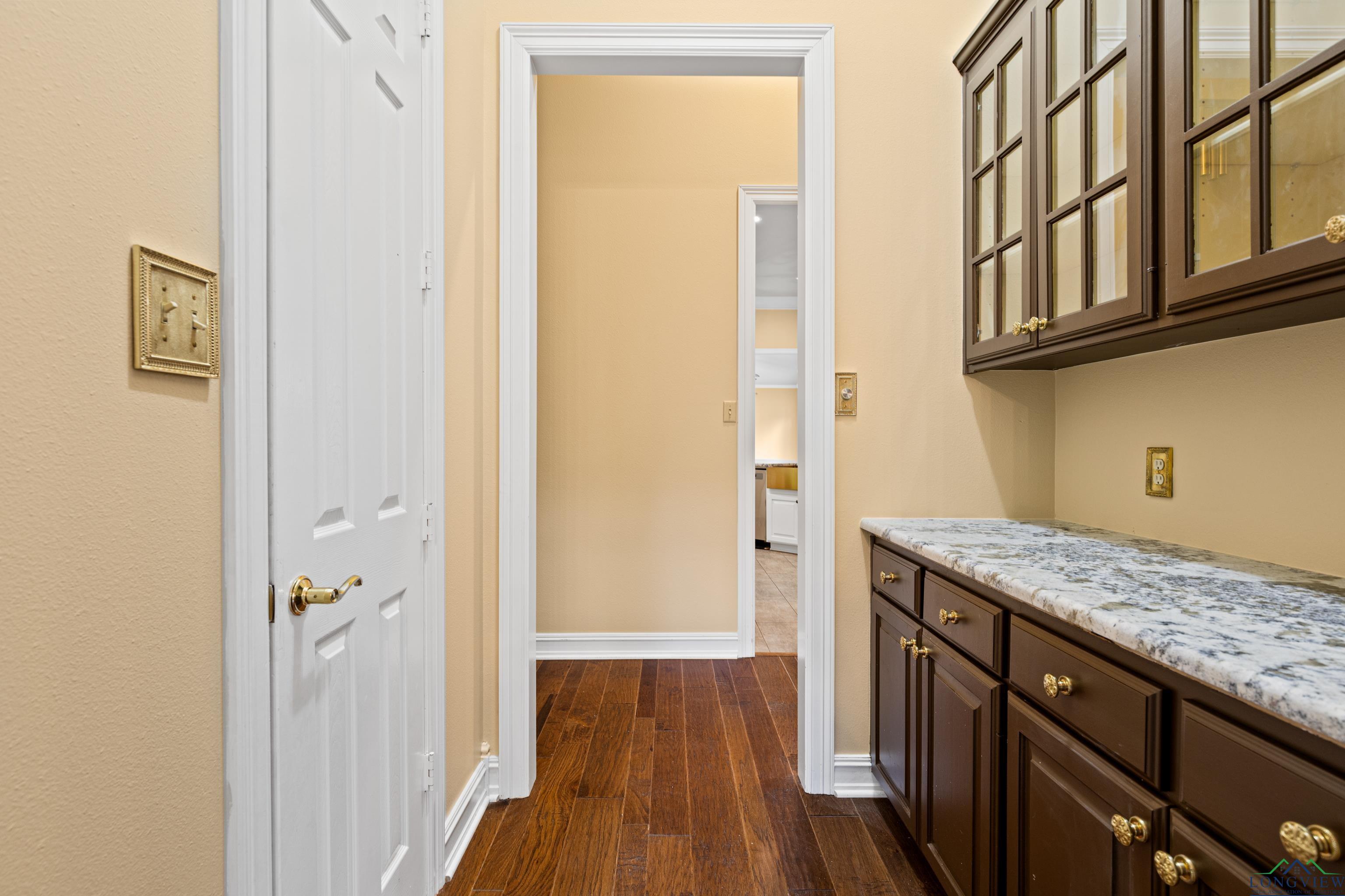 Longview, Texas, 75605, United States, 4 Bedrooms Bedrooms, ,6 BathroomsBathrooms,Residential,For Sale,1907778