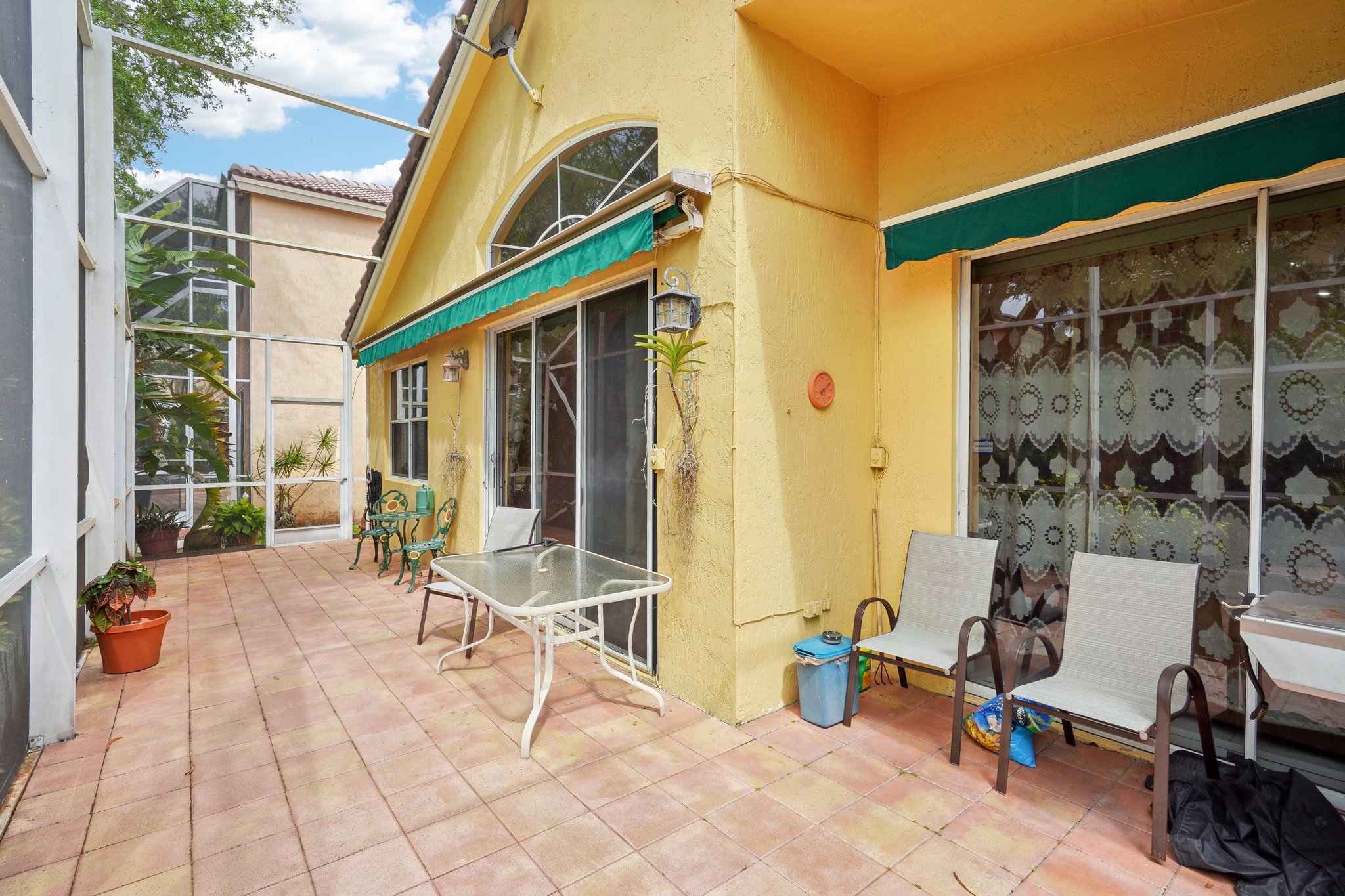 Coral Springs, Florida, 33071, United States, 3 Bedrooms Bedrooms, ,2 BathroomsBathrooms,Residential,For Sale,1923473