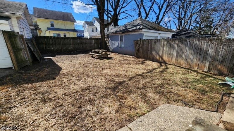 Newark City, New Jersey, 07112, United States, 4 Bedrooms Bedrooms, ,3 BathroomsBathrooms,Residential,For Sale,1804367