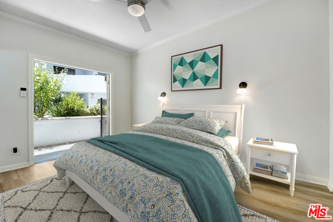 Sherman Oaks, California, 91403, United States, 2 Bedrooms Bedrooms, ,3 BathroomsBathrooms,Residential,For Sale,1900859