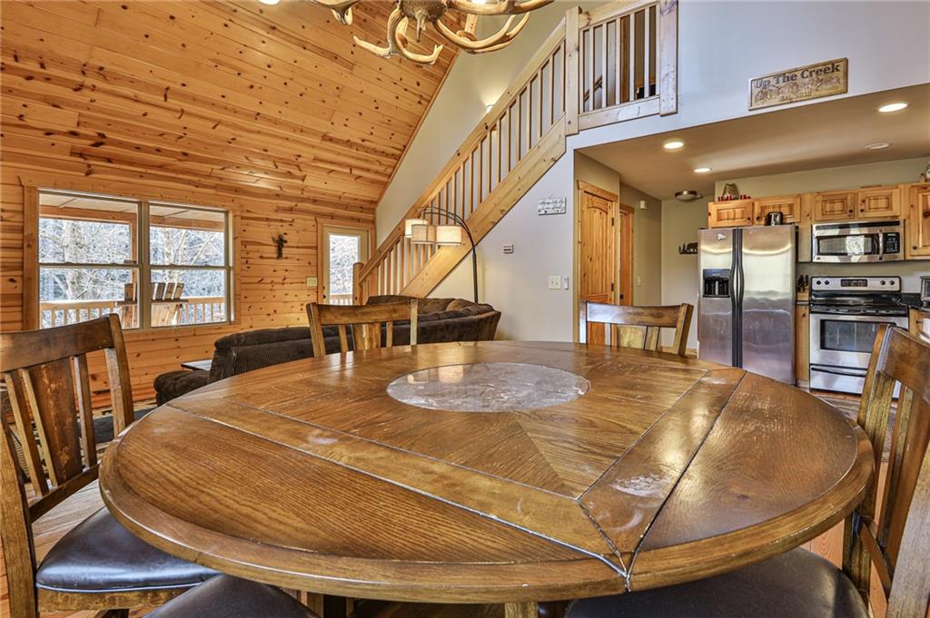 Ellijay, Georgia, 30540, United States, 3 Bedrooms Bedrooms, ,3 BathroomsBathrooms,Residential,For Sale,1923913