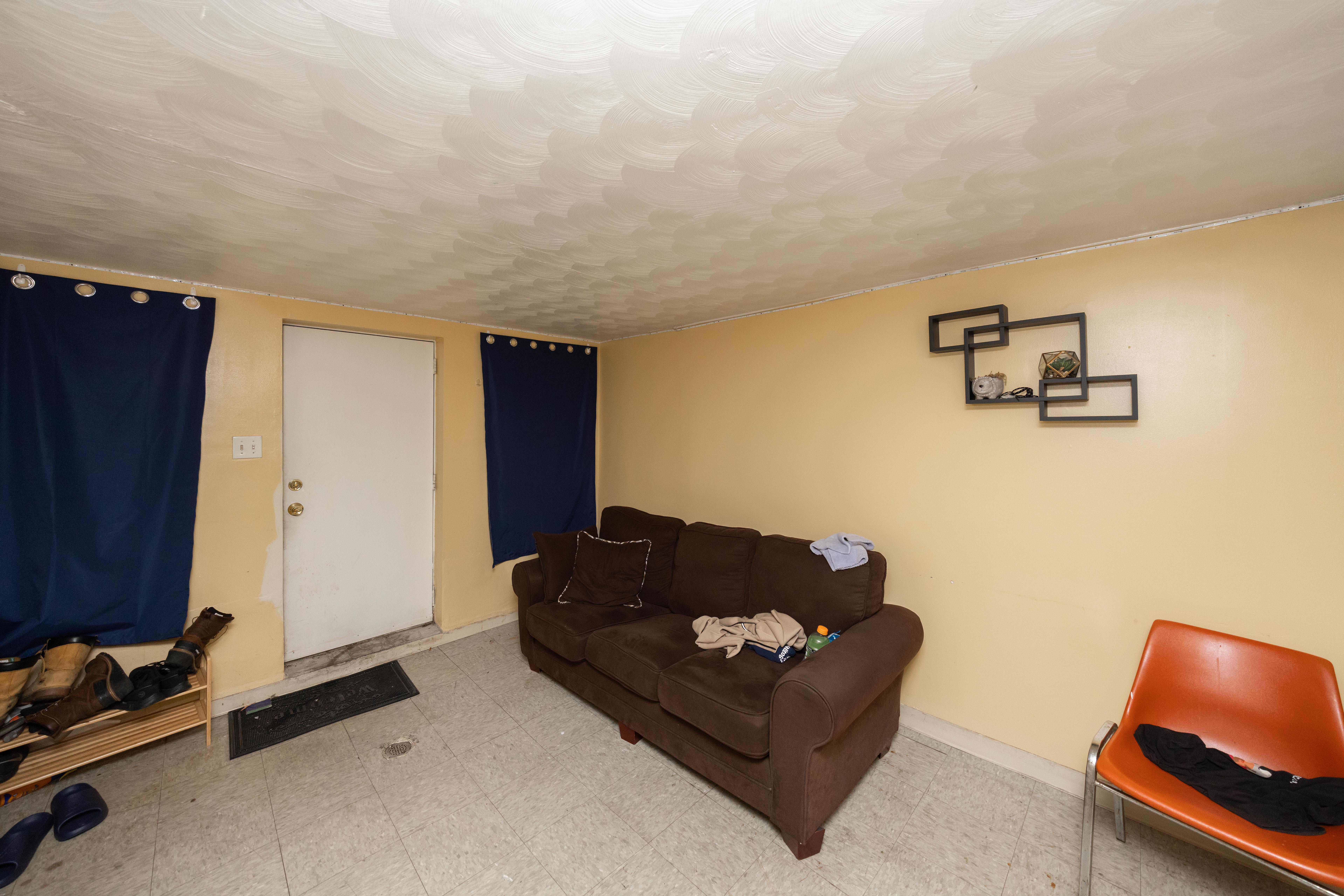 Chelsea, Massachusetts, 02150, United States, 5 Bedrooms Bedrooms, ,2 BathroomsBathrooms,Residential,For Sale,1983279