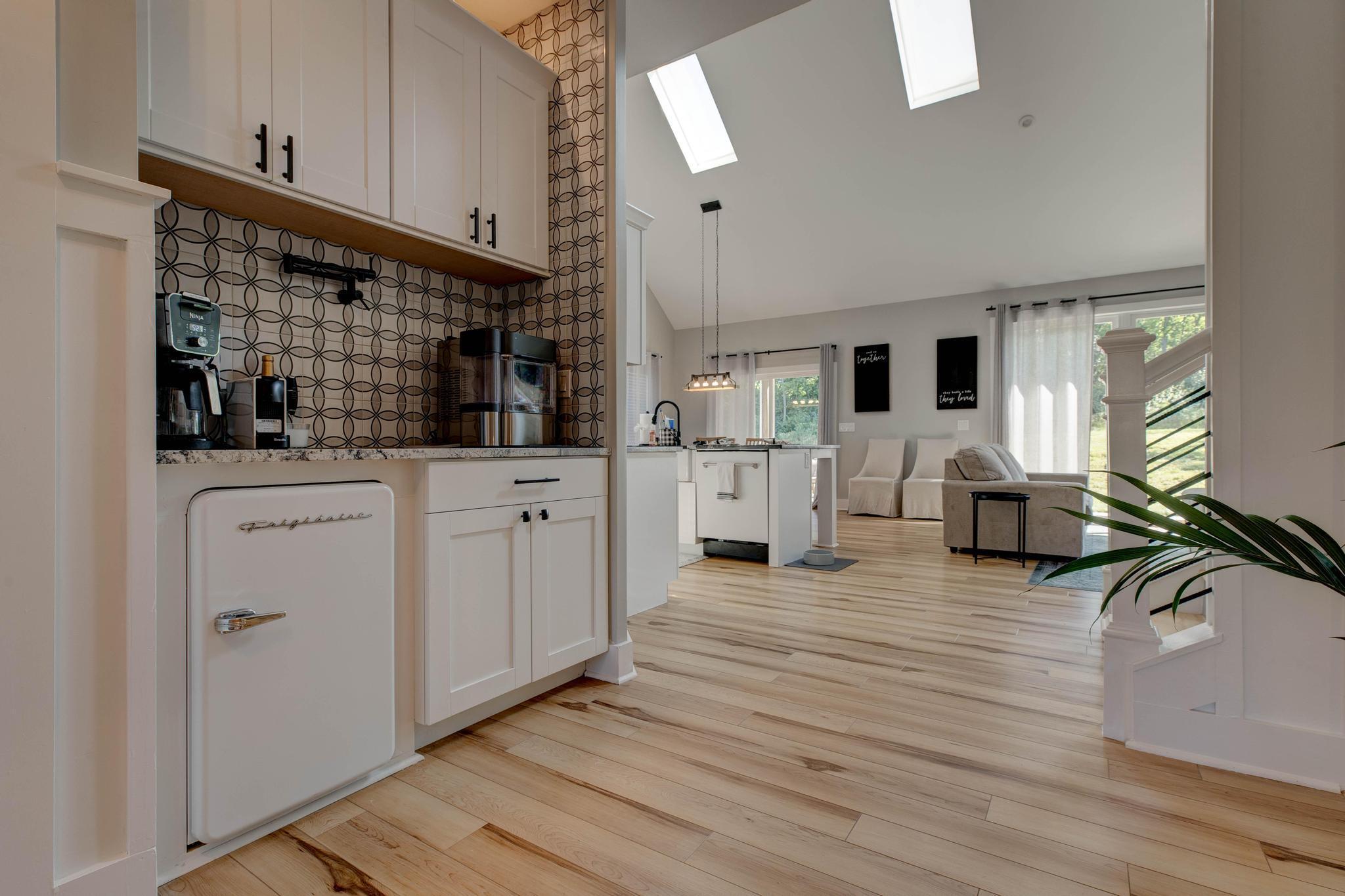 Richmond, Kentucky, 40475, United States, 4 Bedrooms Bedrooms, ,6 BathroomsBathrooms,Residential,For Sale,1971513