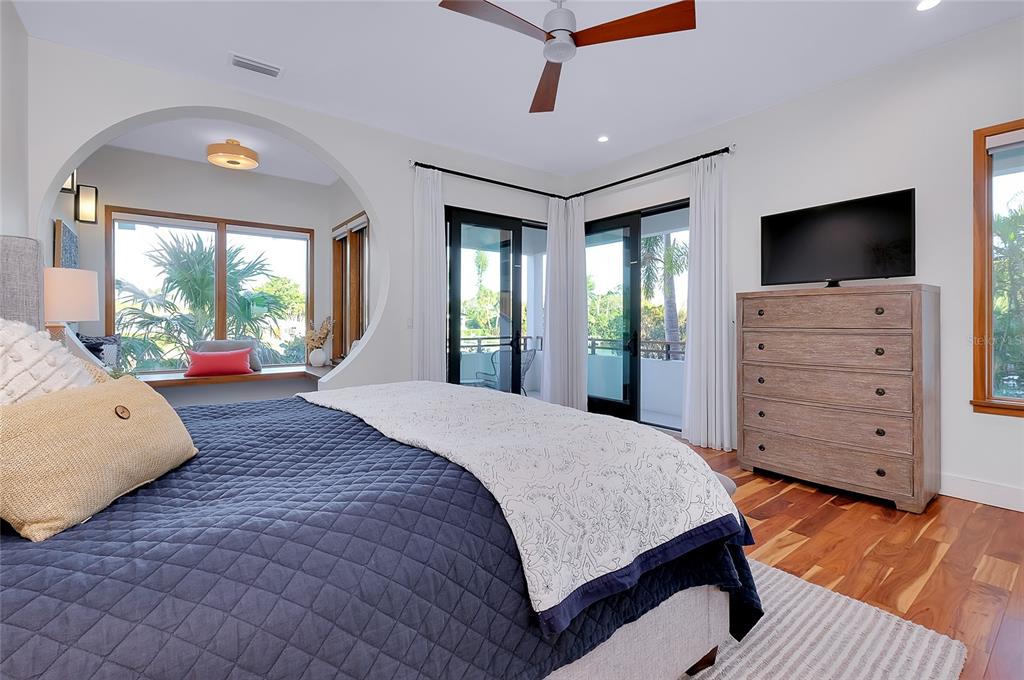 Sarasota, Florida, 34236, United States, 5 Bedrooms Bedrooms, ,6 BathroomsBathrooms,Residential,For Sale,1994803