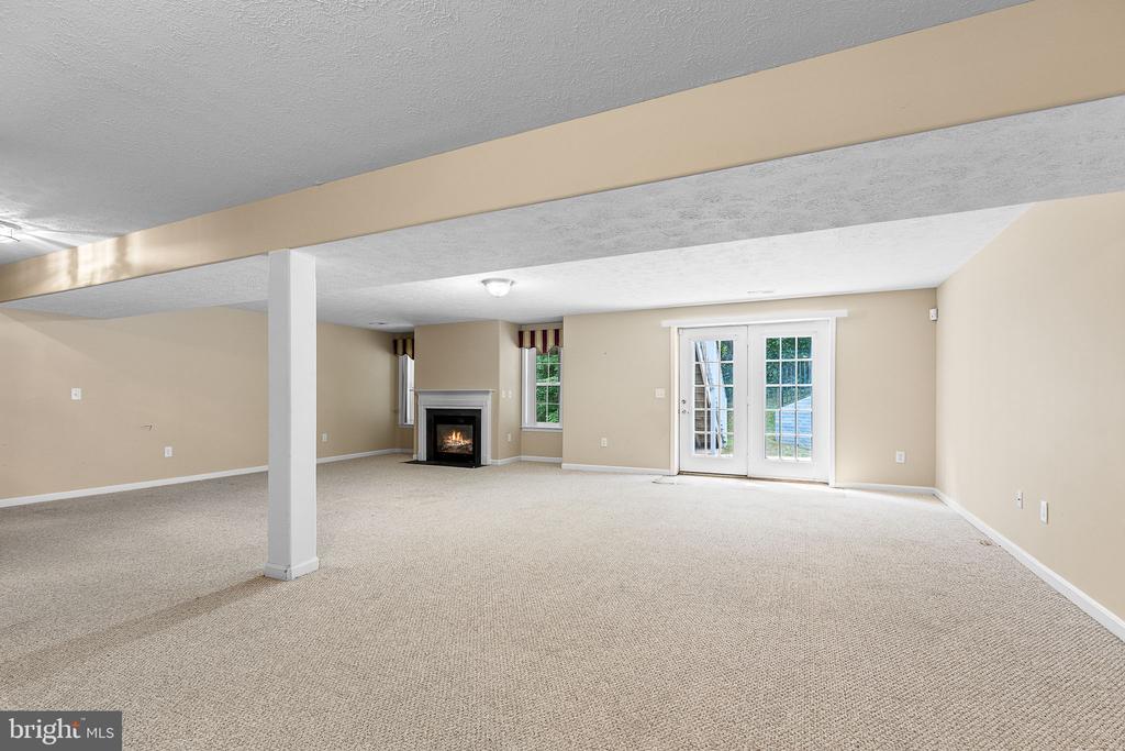 Fredericksburg, Virginia, 22401, United States, 5 Bedrooms Bedrooms, ,3 BathroomsBathrooms,Residential,For Sale,1920807