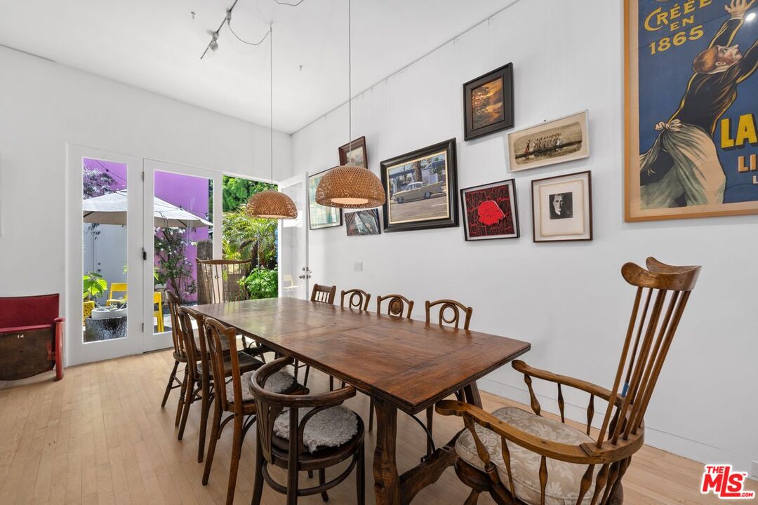 Venice, California, 90291, United States, 4 Bedrooms Bedrooms, ,4 BathroomsBathrooms,Residential,For Sale,1926607