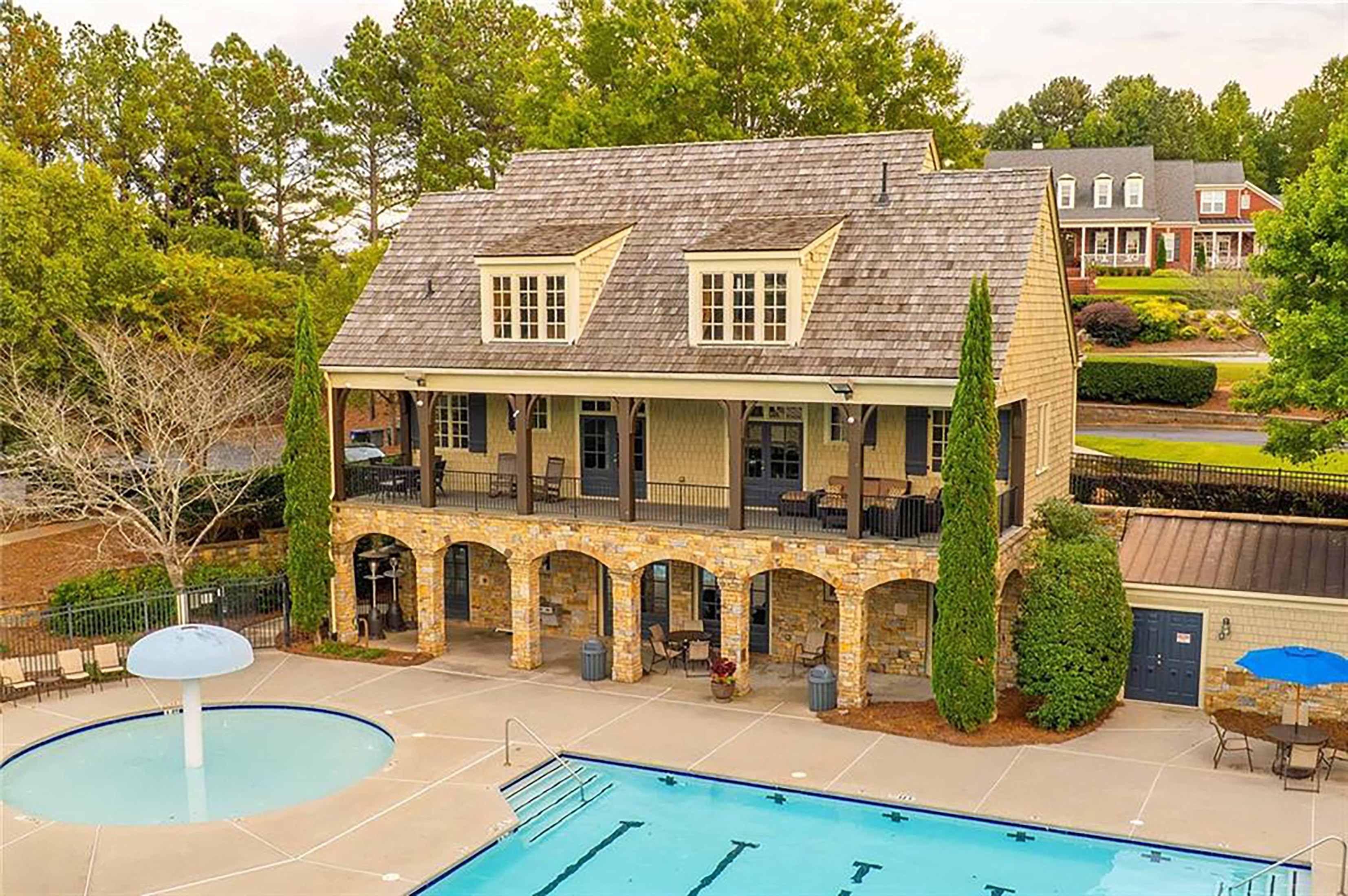  Luxury, Comfort and Privacy in One of Roswell