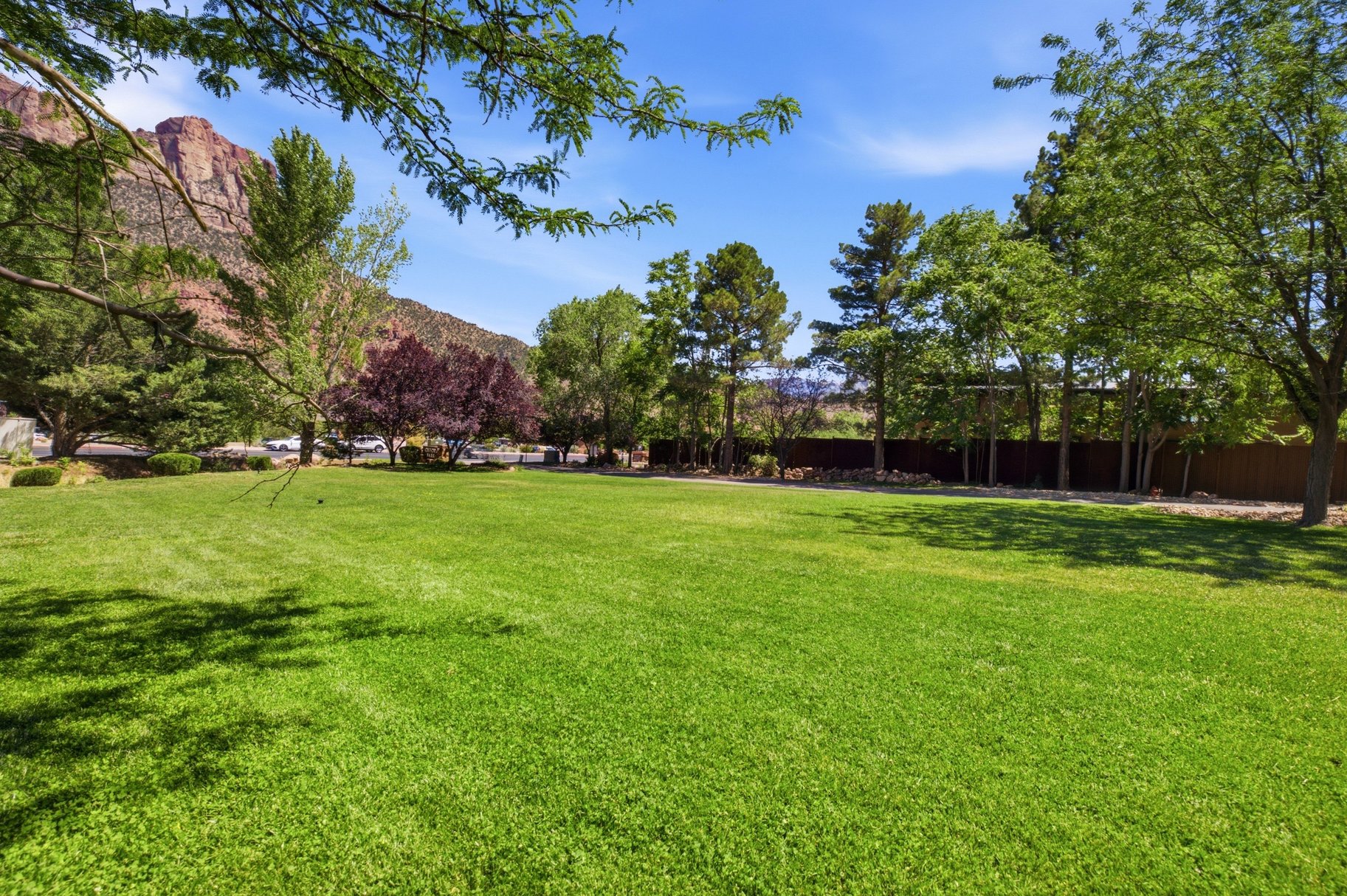  Prime Springdale Lot - In Town - 物件實景