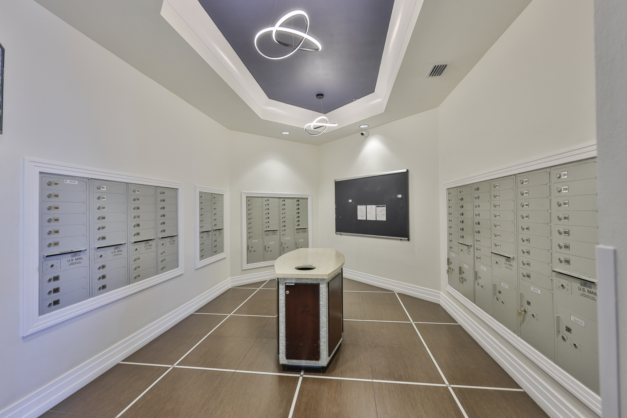 Tampa, Florida, 33602, United States, 3 Bedrooms Bedrooms, ,3 BathroomsBathrooms,Residential,For Sale,1982527