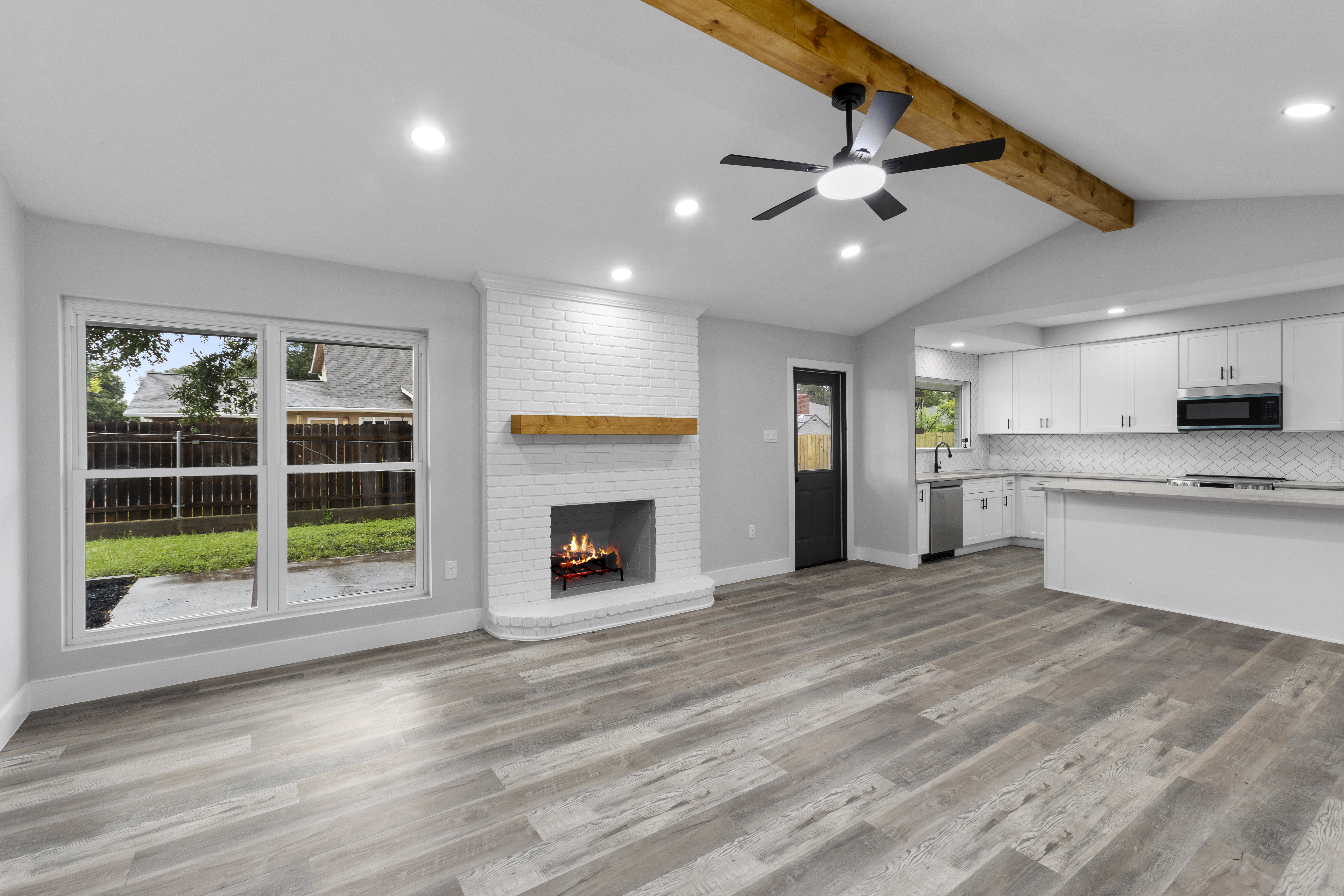  Fully Renovated Cul-de-Sac Living - 物件實景