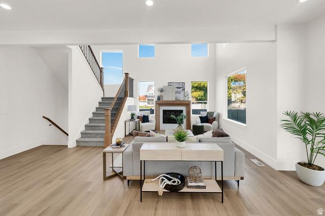 Riverton, Utah, 84065, United States, 7 Bedrooms Bedrooms, ,4 BathroomsBathrooms,Residential,For Sale,1977037