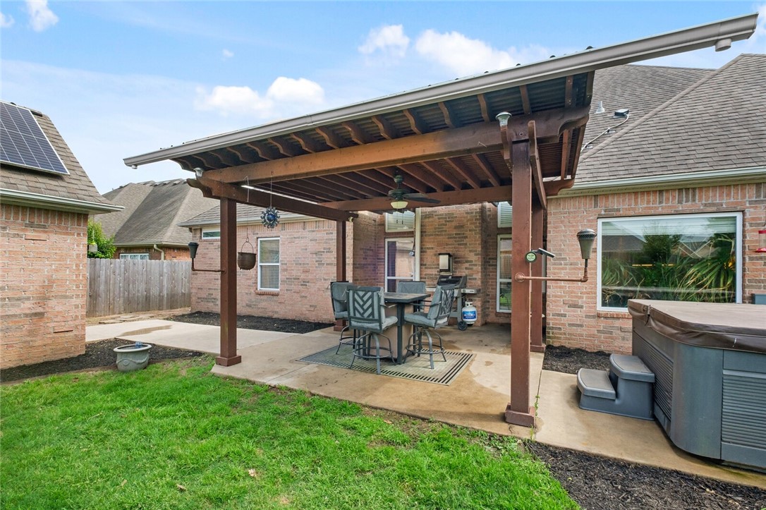 Rogers, Arkansas, 72758, United States, 4 Bedrooms Bedrooms, ,3 BathroomsBathrooms,Residential,For Sale,1821426