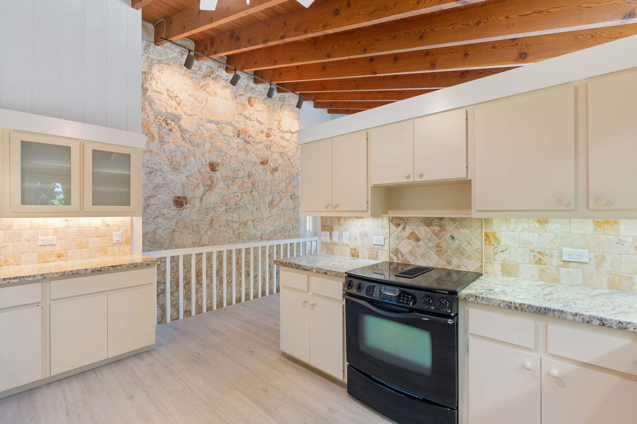 Tavernier, Florida, 33036, United States, 3 Bedrooms Bedrooms, ,3 BathroomsBathrooms,Residential,For Sale,2003295